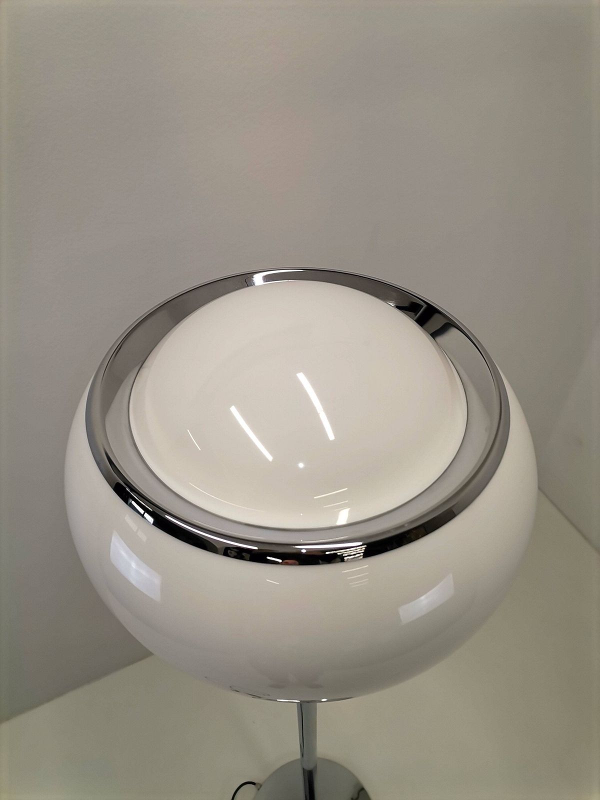 Midcentury Bud Floor Lamp By Meblo Guzzini / White Sphere And Chrome Floor Lamp / 70s Italian Design Made In Yugoslavia photo buy