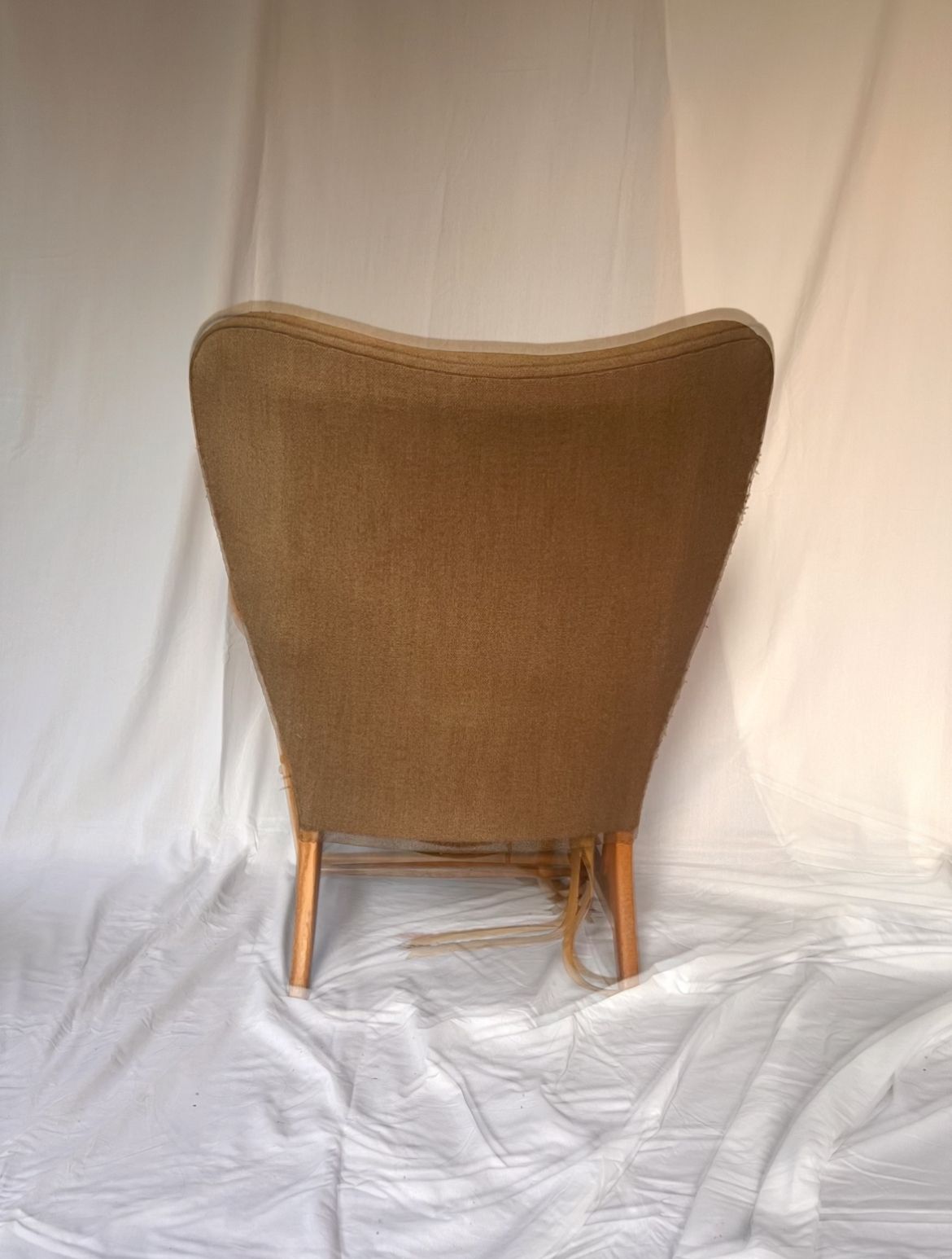 Rare Mid Century Ercol Model 312 Wingback Armchair (C.1956) – Unrestored photo vinterior