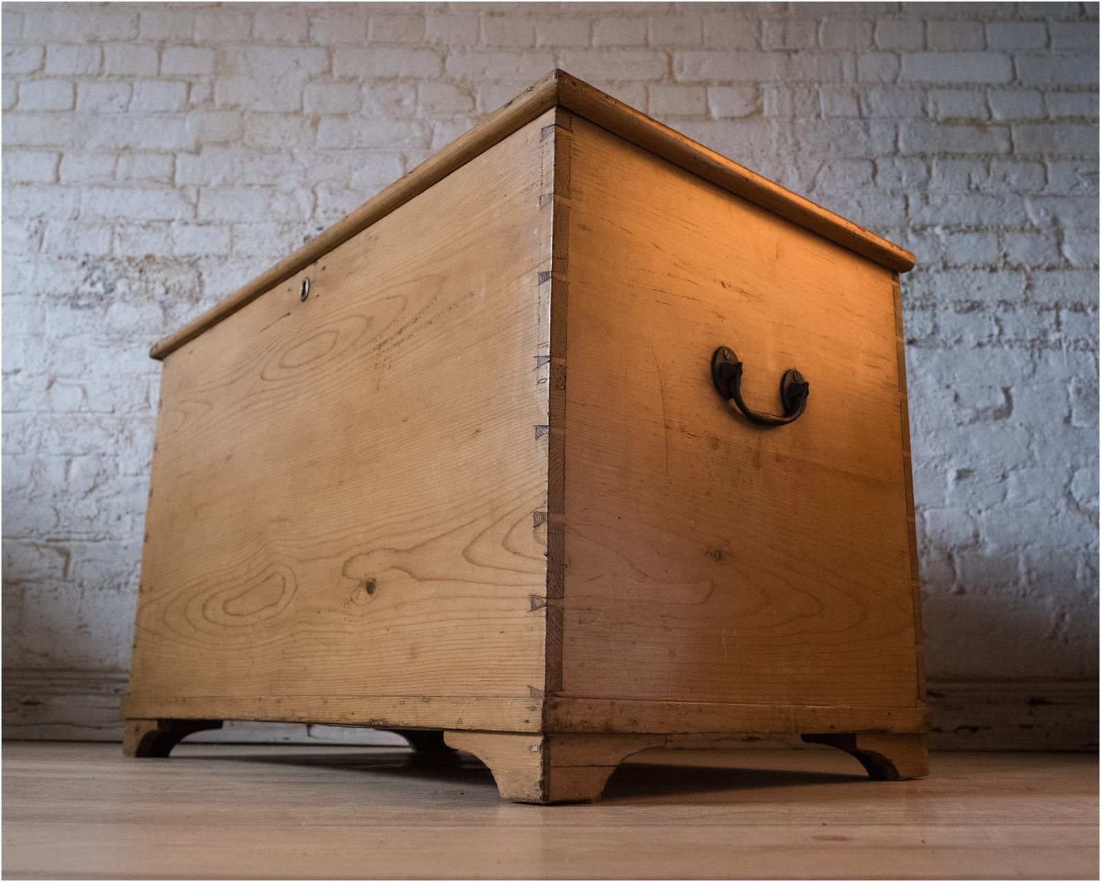 Victorian Stripped Pine Blanket Box (923)