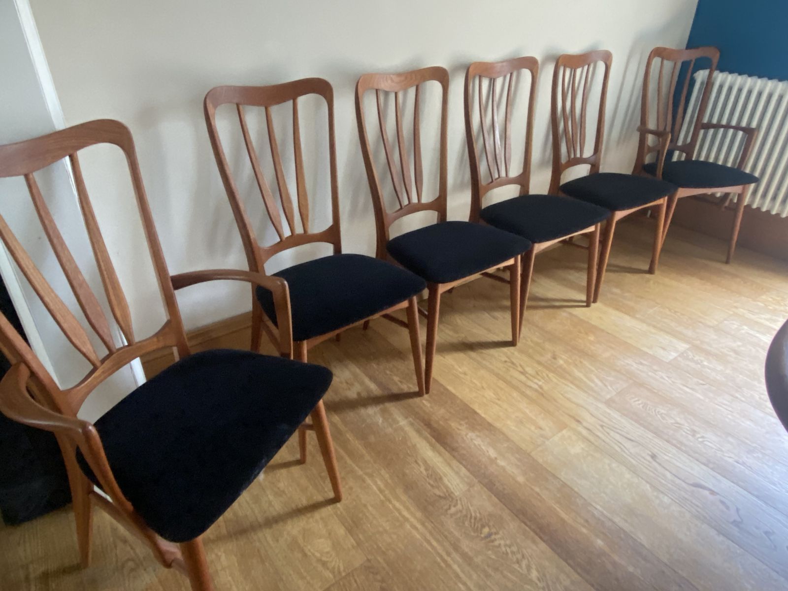 Niels Koefoed 4 Dining Chairs And 2 Carvers