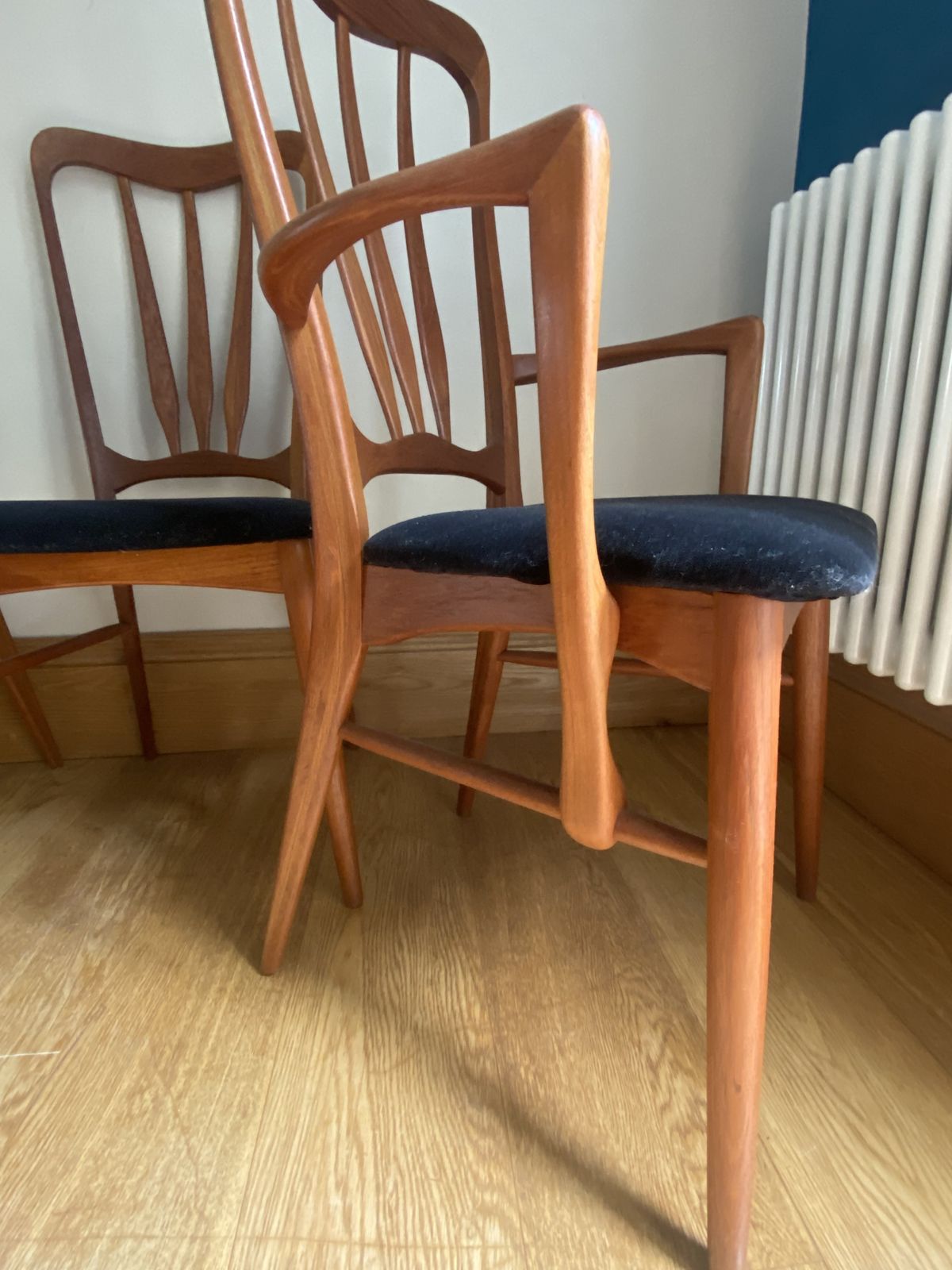 Niels Koefoed 4 Dining Chairs And 2 Carvers photo 2000.0