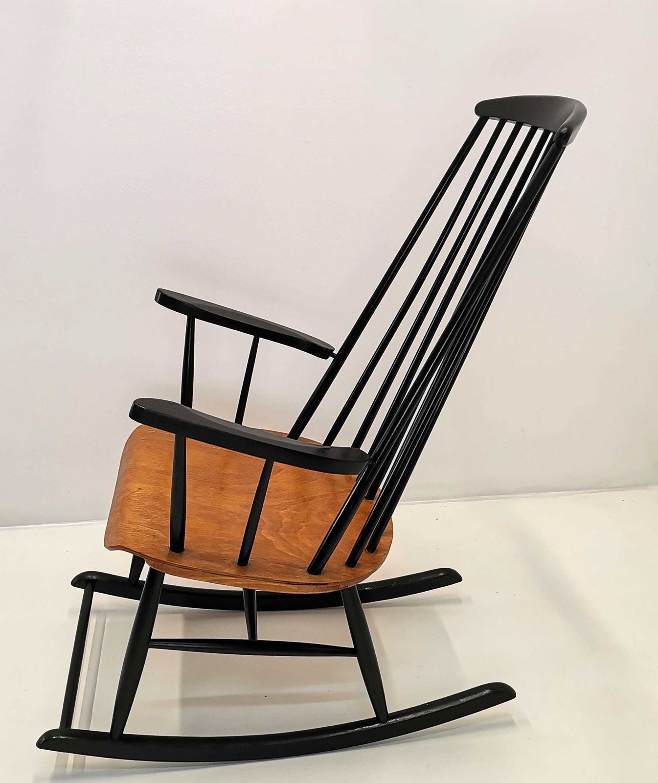 Ilmari Tapiovara Mid Century Modern Rocking Chair / Made In 60s Yugoslavia / Grandessa Rocking Chair/ photo 832.0