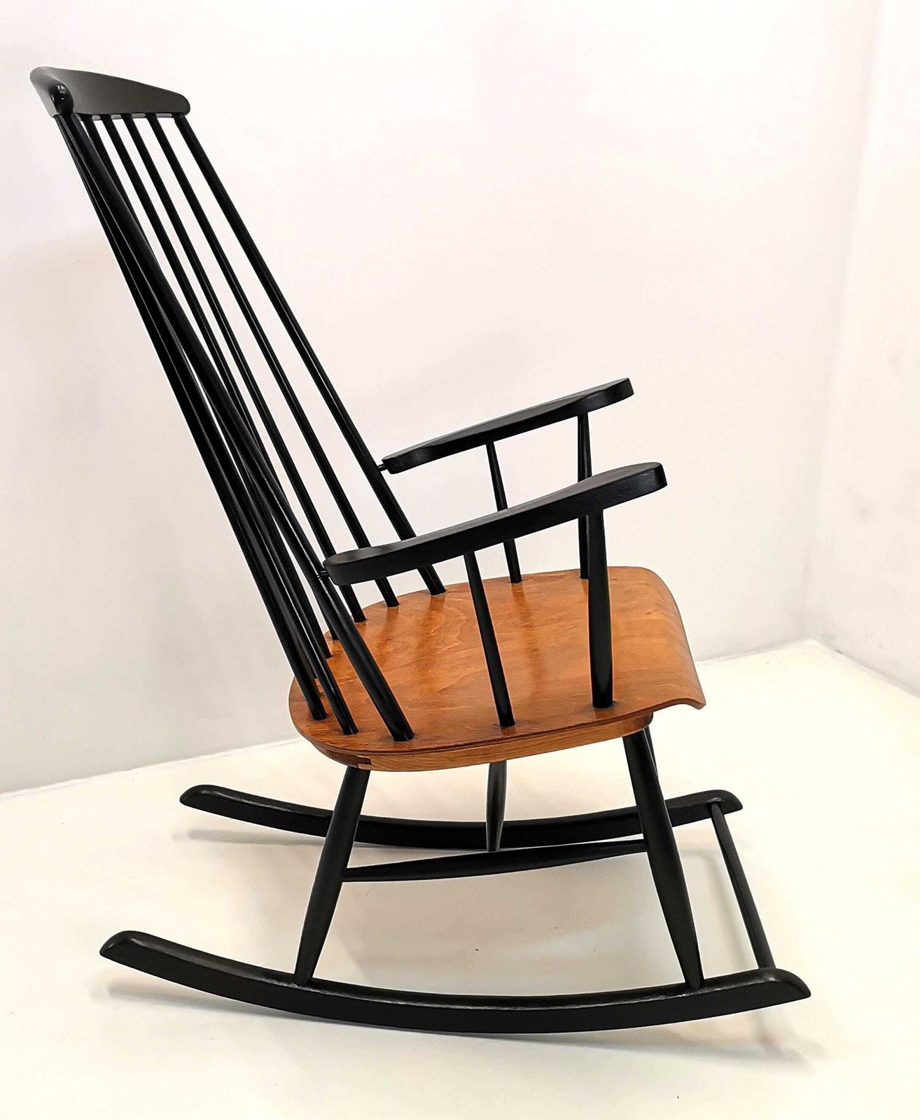 Ilmari Tapiovara Mid Century Modern Rocking Chair / Made In 60s Yugoslavia / Grandessa Rocking Chair/ photo vintage