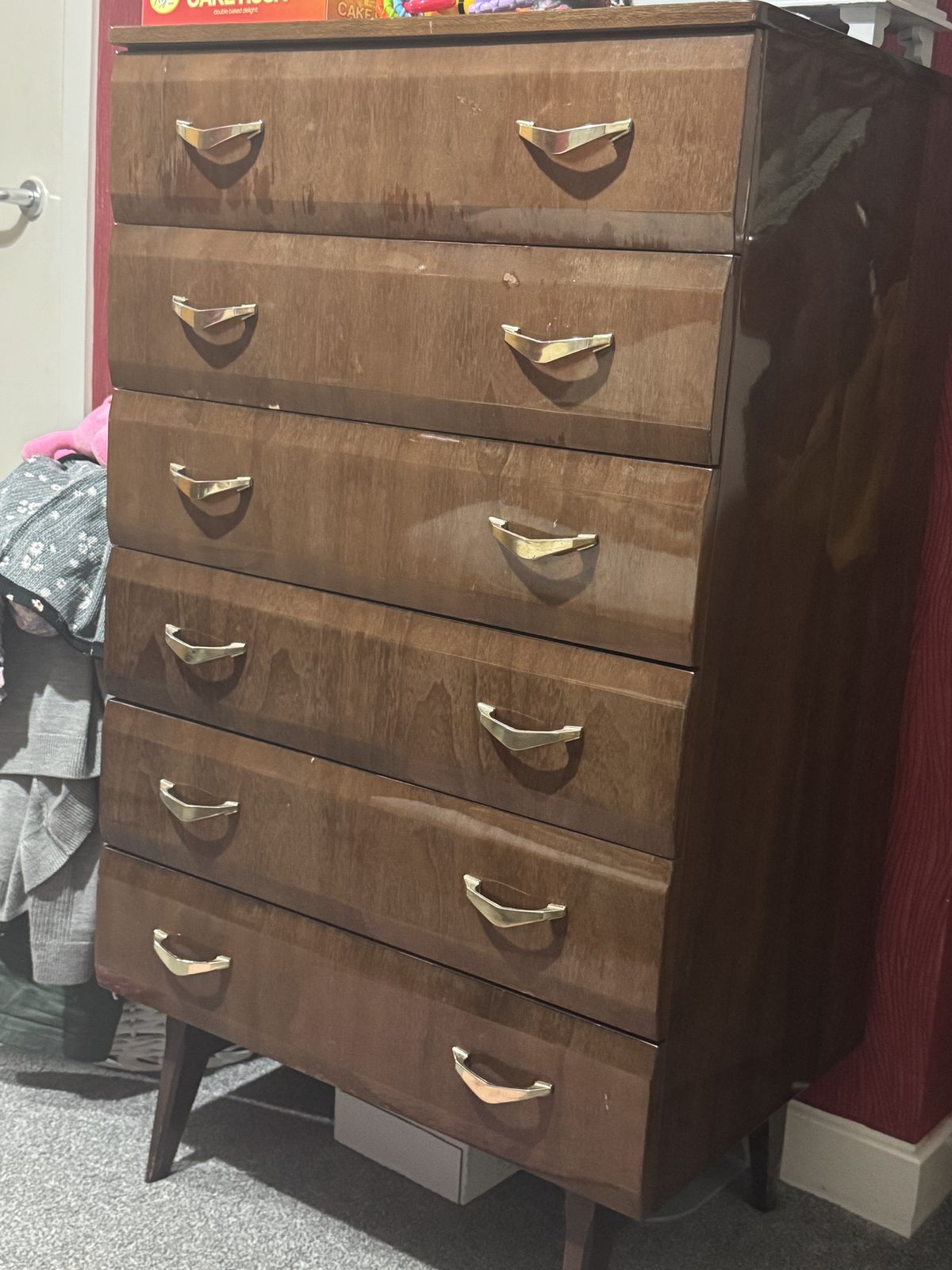 Mid Century Chest Of Drawers And High Gloss Finishing