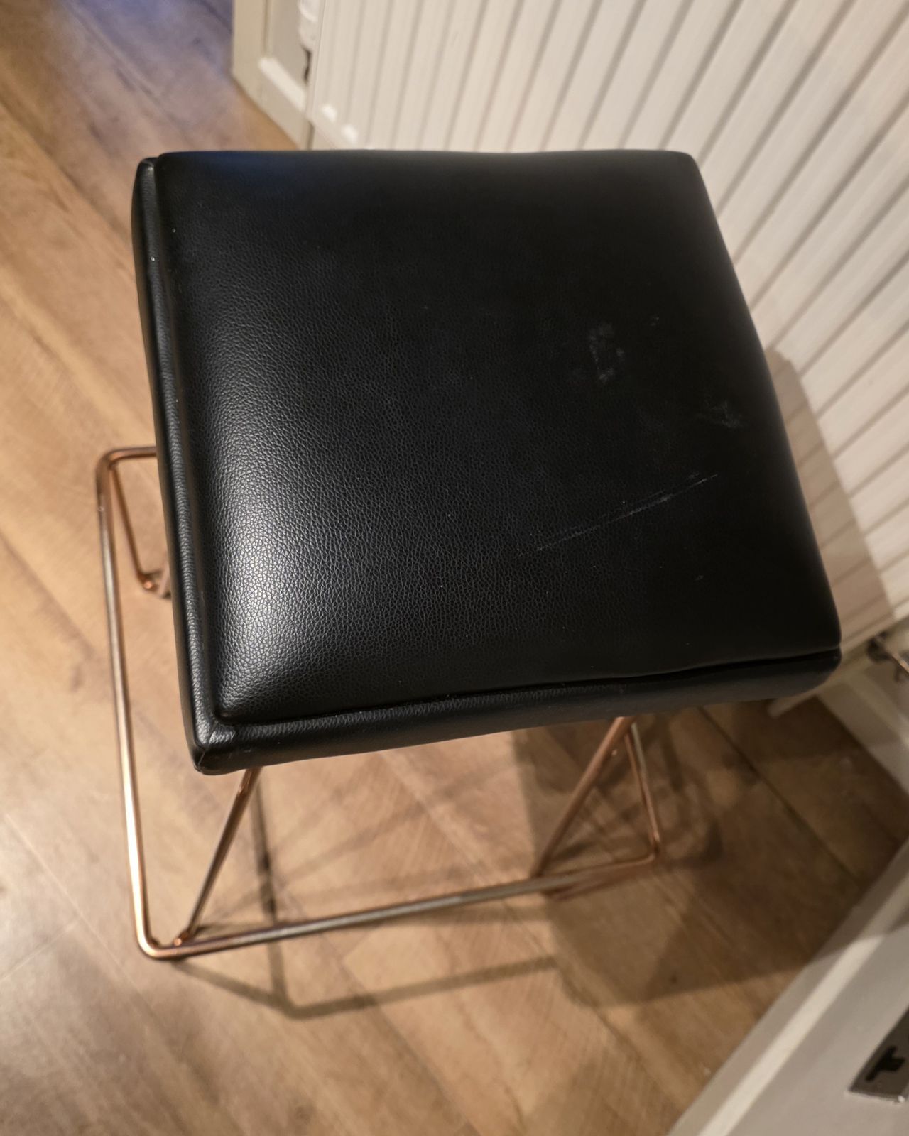 Retro Bar Stool With Square Wraparound "Hairpin" Legs And Leatherette Upholstery photo 275.0