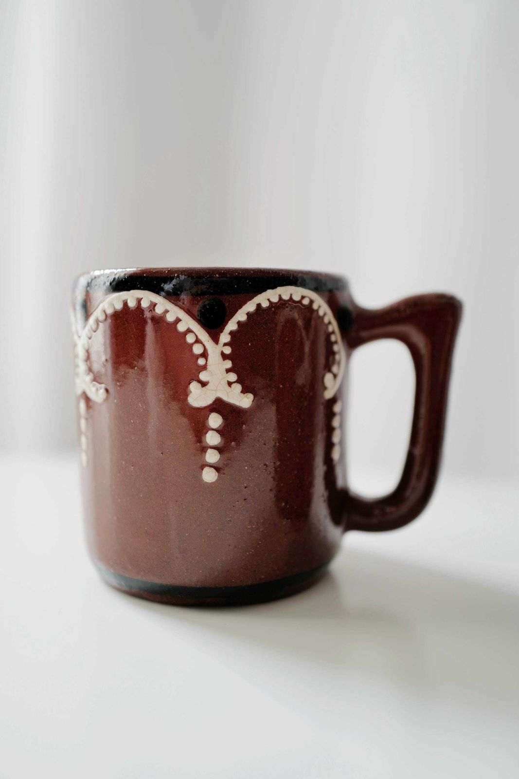 Pair Of Vintage Stoneware Mugs. Hand Painted Brown & White Pattern. Christmas Gift photo 96.0