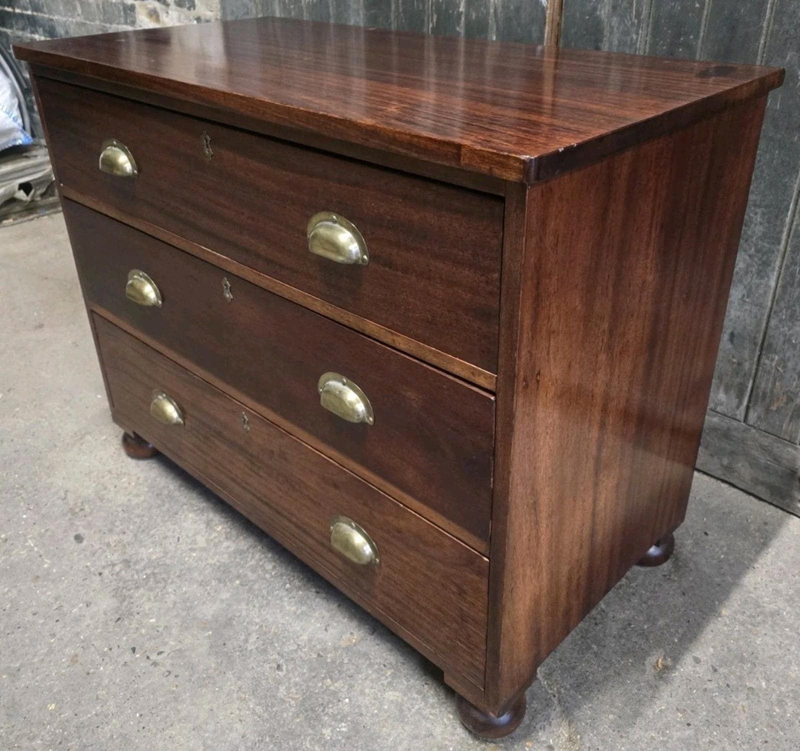 photo furniture Antique 19th Century Victorian Chest Of Drawers
