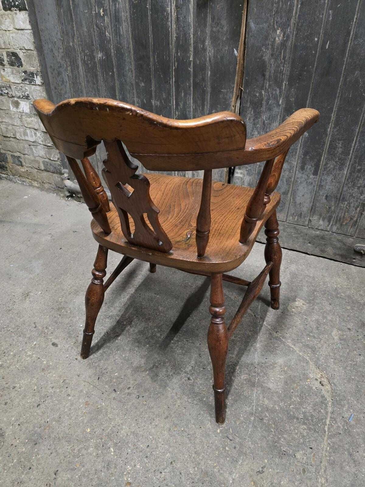photo furniture Antique 19th Century Victorian Elm Bow Chair Armchair