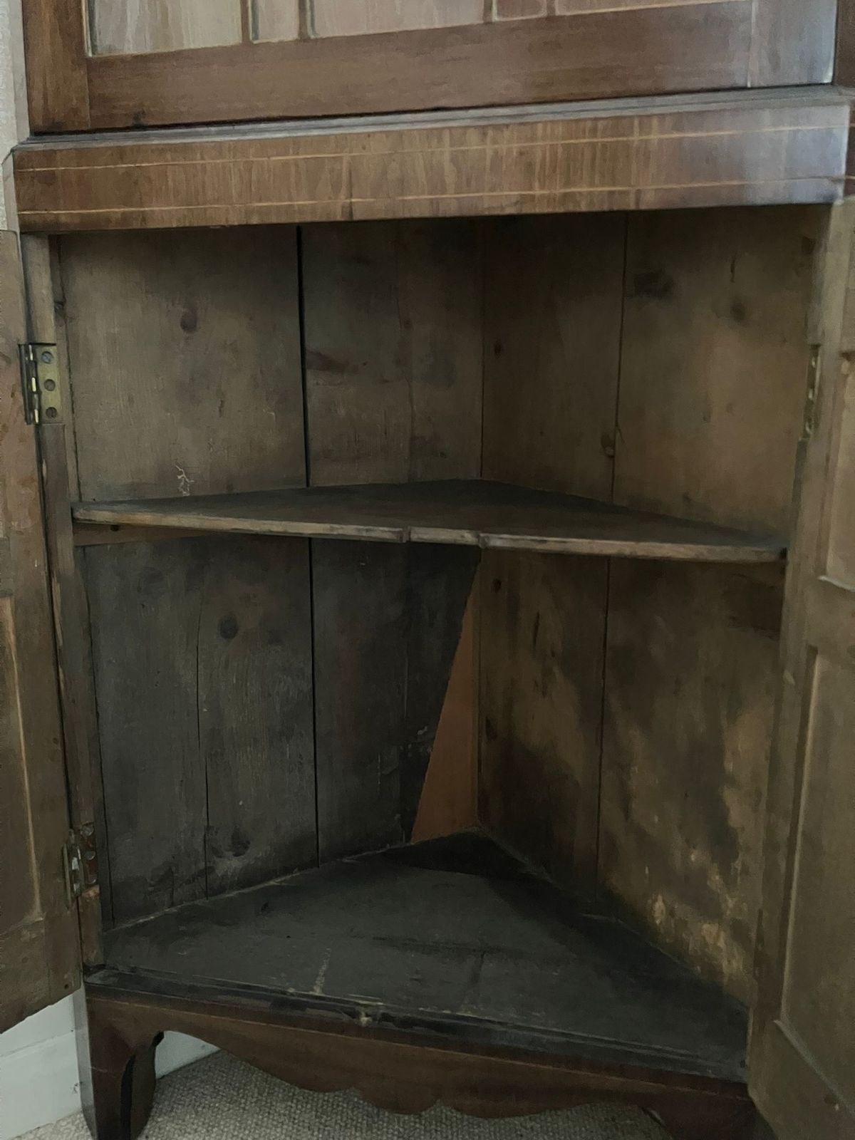 Late Georgian Mahogany Inlaid Corner Cabinet photo 125.0