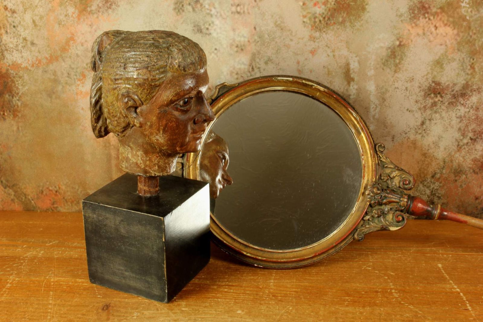 photo vintage Antique Carved Wood Head. 18th Century Italian Polychrome Statue Carving.