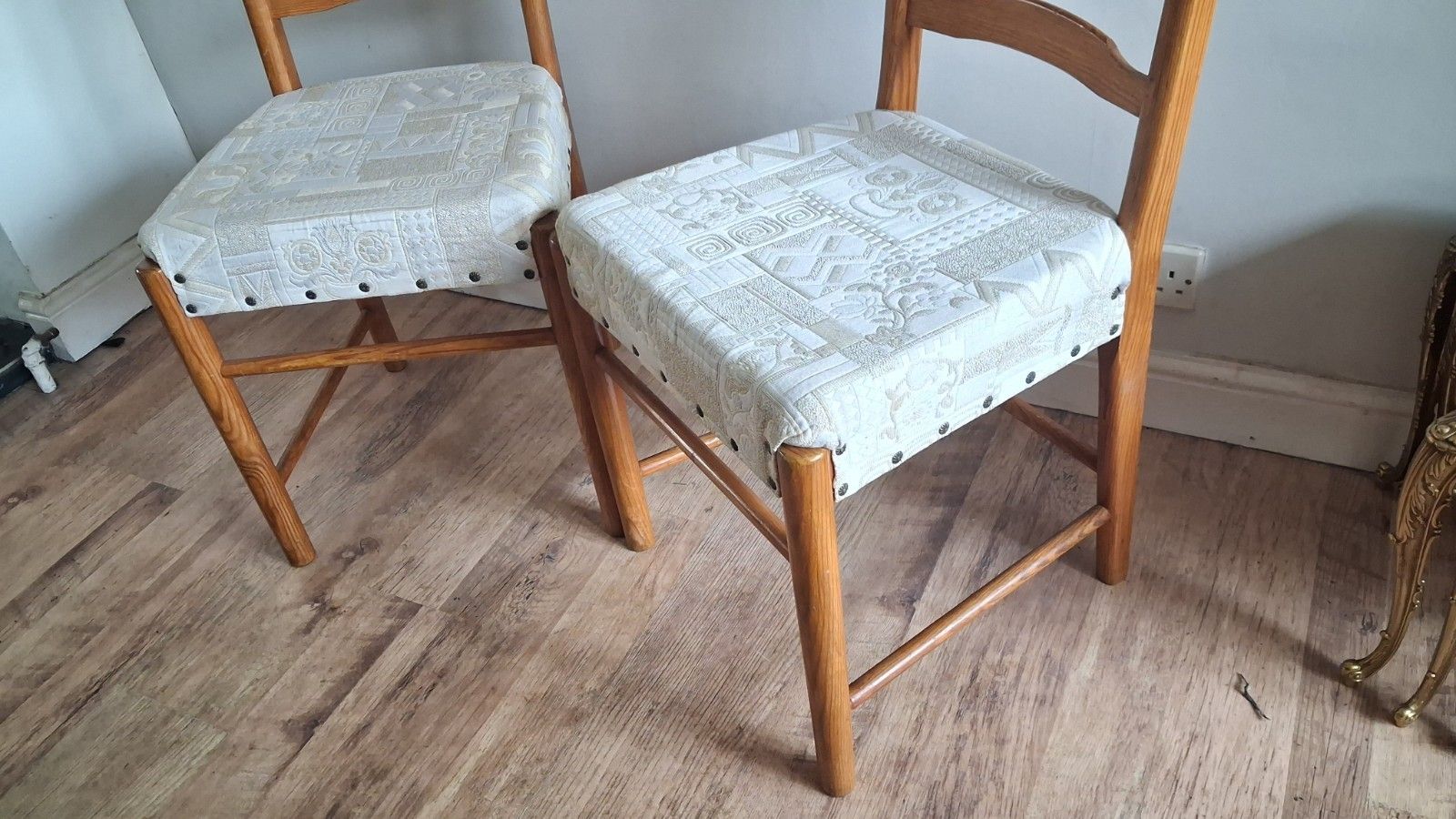 photo vintage Delightful Pair Of Ercol Elm Ladderback  Dining /Kitchen /Bedroom Chairs