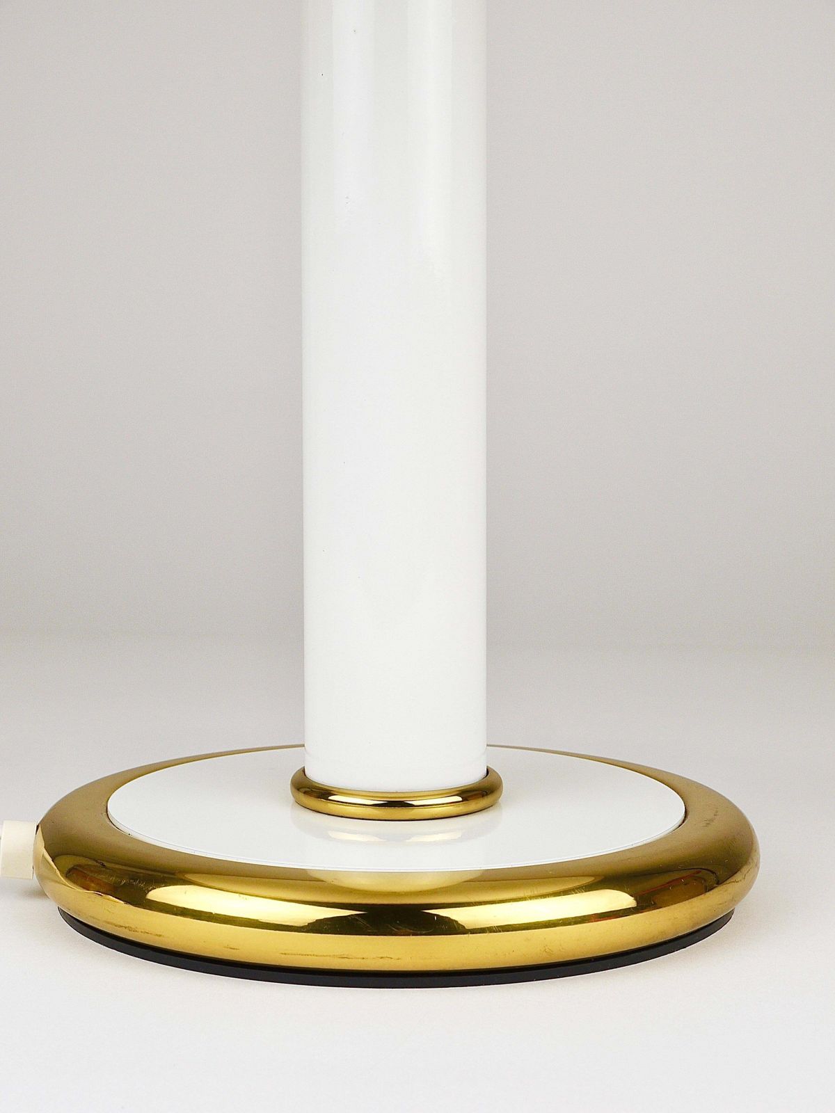 F. Fabbian Gold & White Murano Glass Mushroom Table Side Lamp, Italy, 1970s photo vinterior