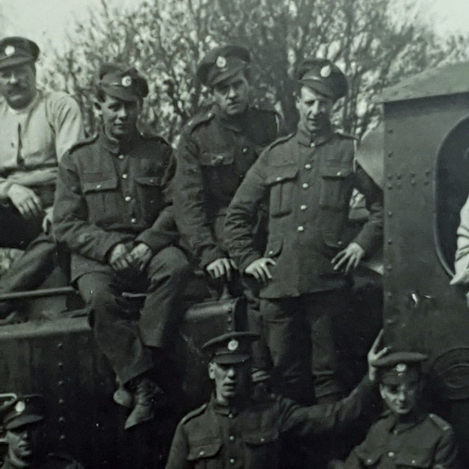 Wwi Photo 8th Battalion Soldiers Possibly Post Office Rifles Framed Antique 1915 photo vinterior