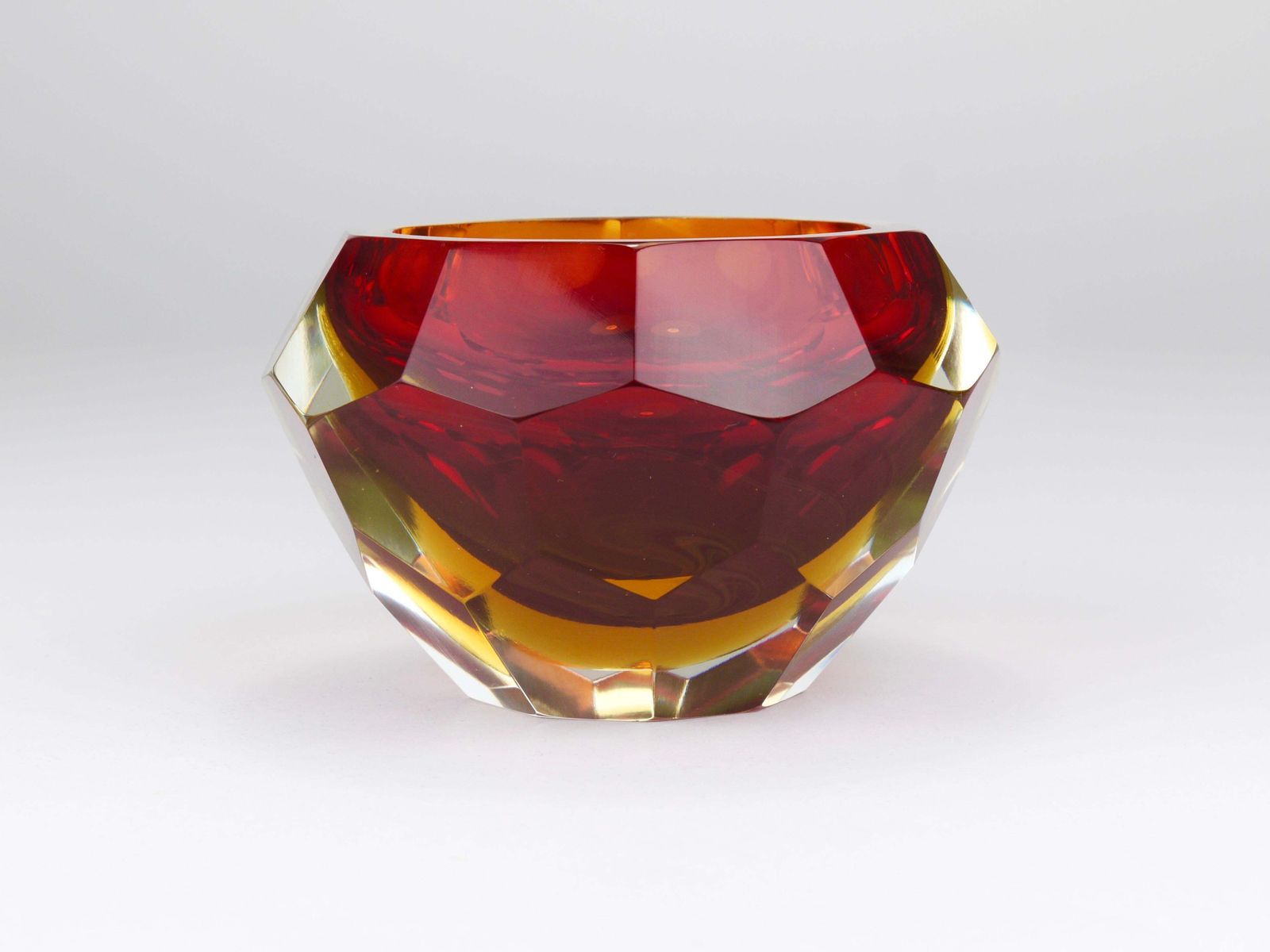 Mandruzzato Sommerso Faceted Caviar Murano Glass Diamond Bowl, Italy, 1960s photo 919.0