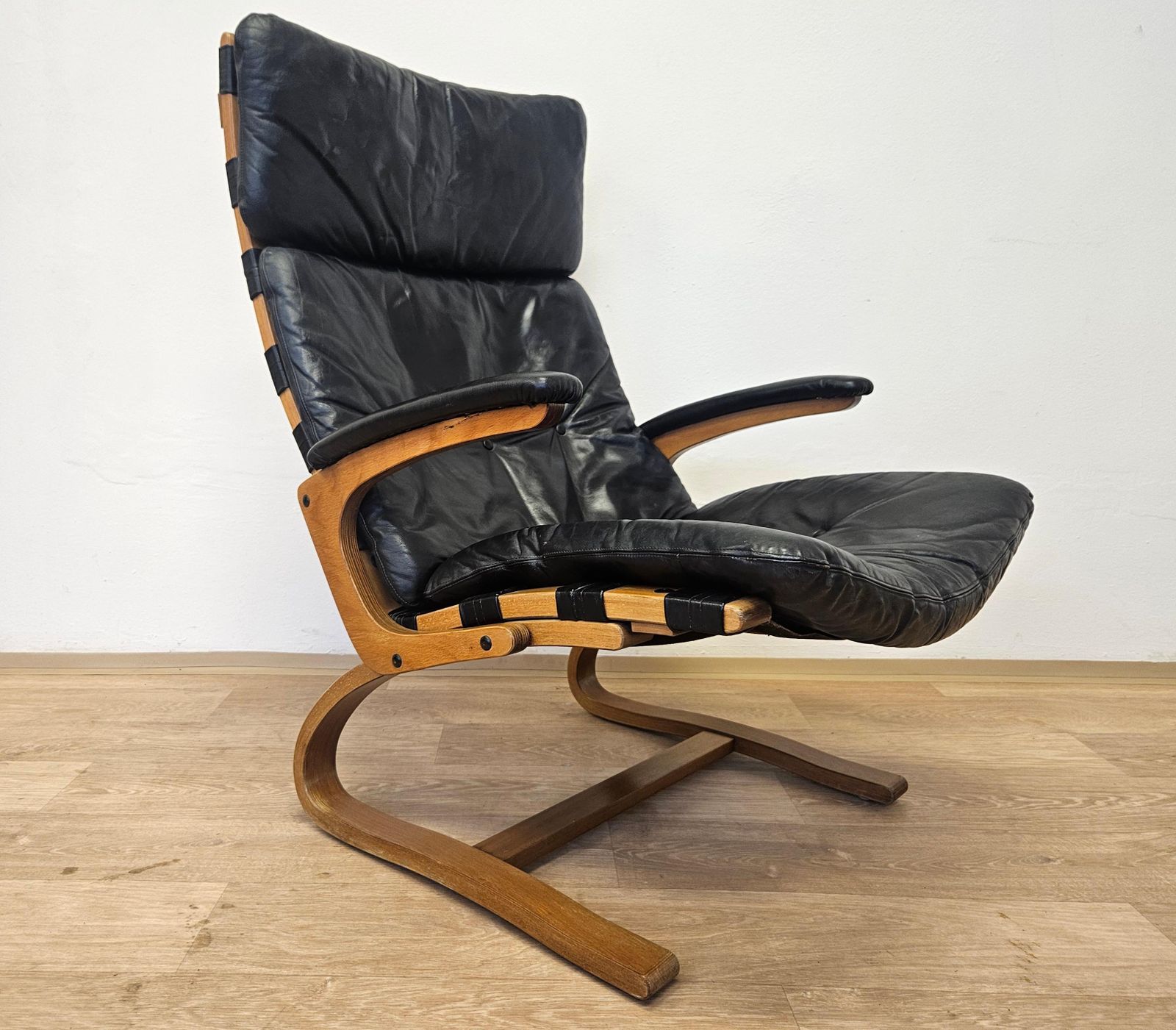 Meubels Kengu Lederen Fauteuil Van Elsa & Nordahl Solheim Voor Rybo Rykken, Noorwegen, Jaren 1960 photo