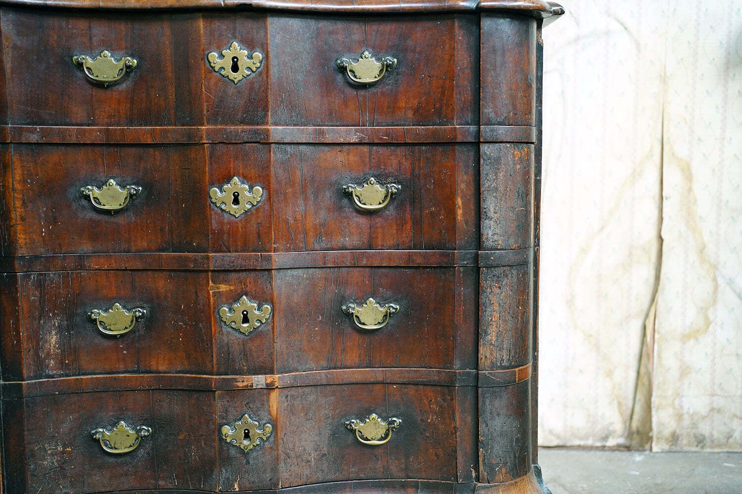 An Early 18thc Dutch Walnut Serpentine Commode C.1730 40 photo for sale