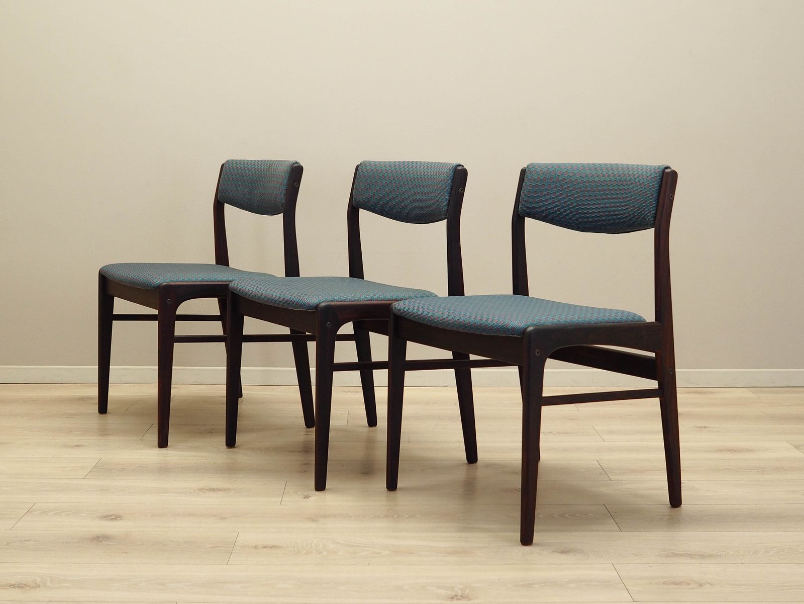 Set Van Drie Vintage Stoelen, Deens Design, Jaren 1970, Geproduceerd In Denemarken photo furniture