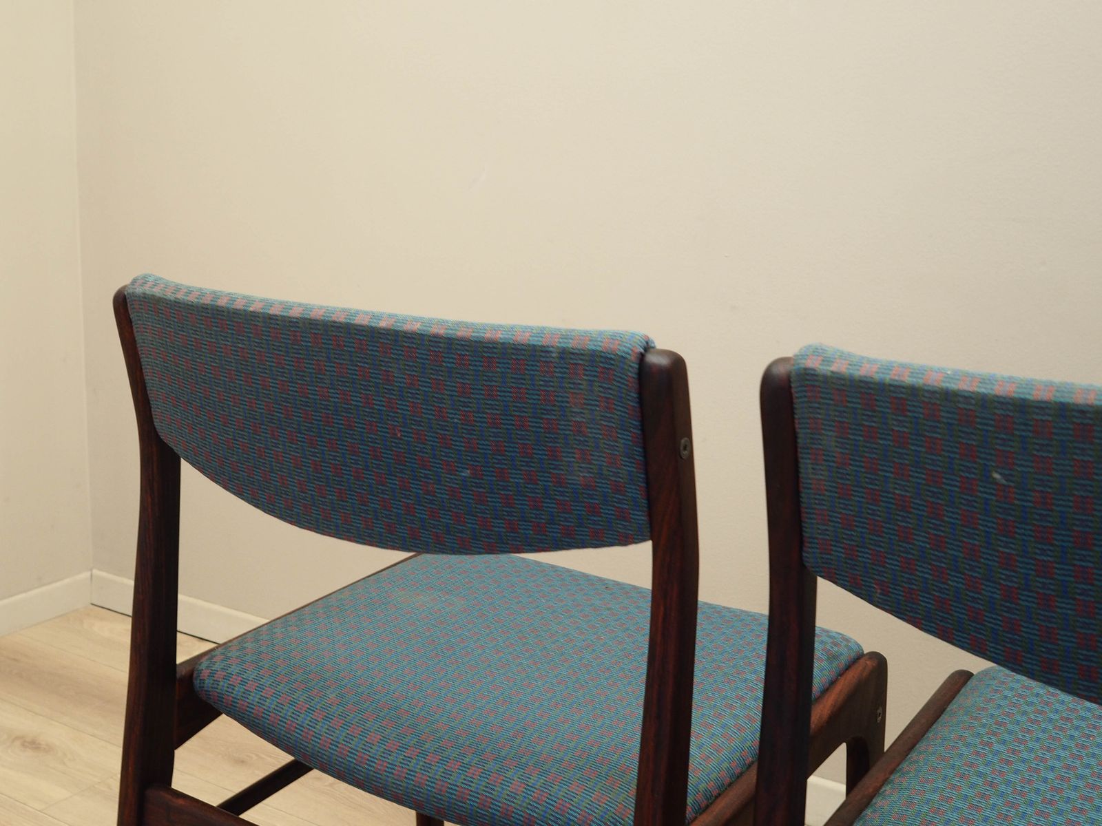 photo vintage Set Of Three Vintage Chairs Danish Design 1970s Production Denmark