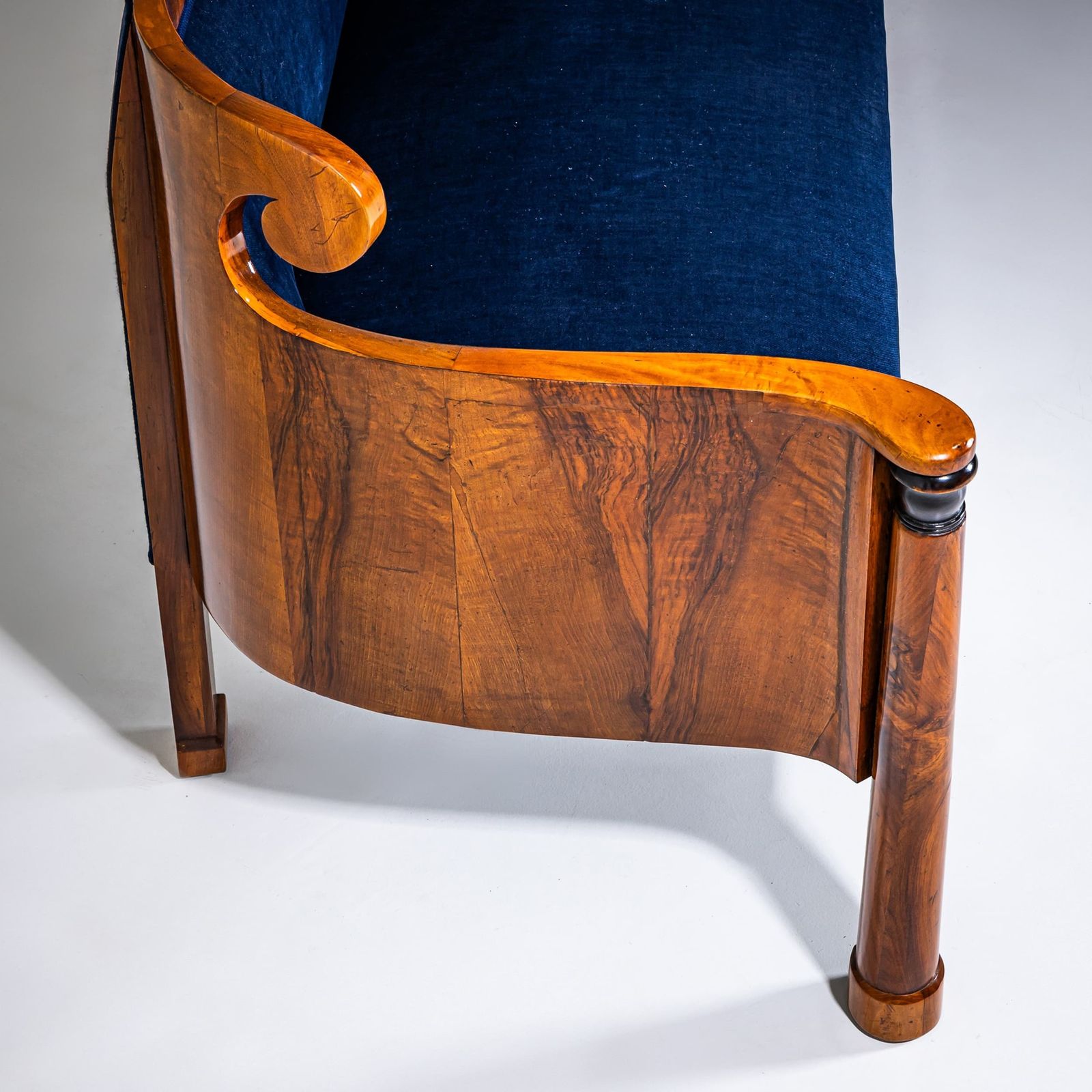 Biedermeier Sofa In Walnoot, Oostenrijk, Ca. 1830 photo buy