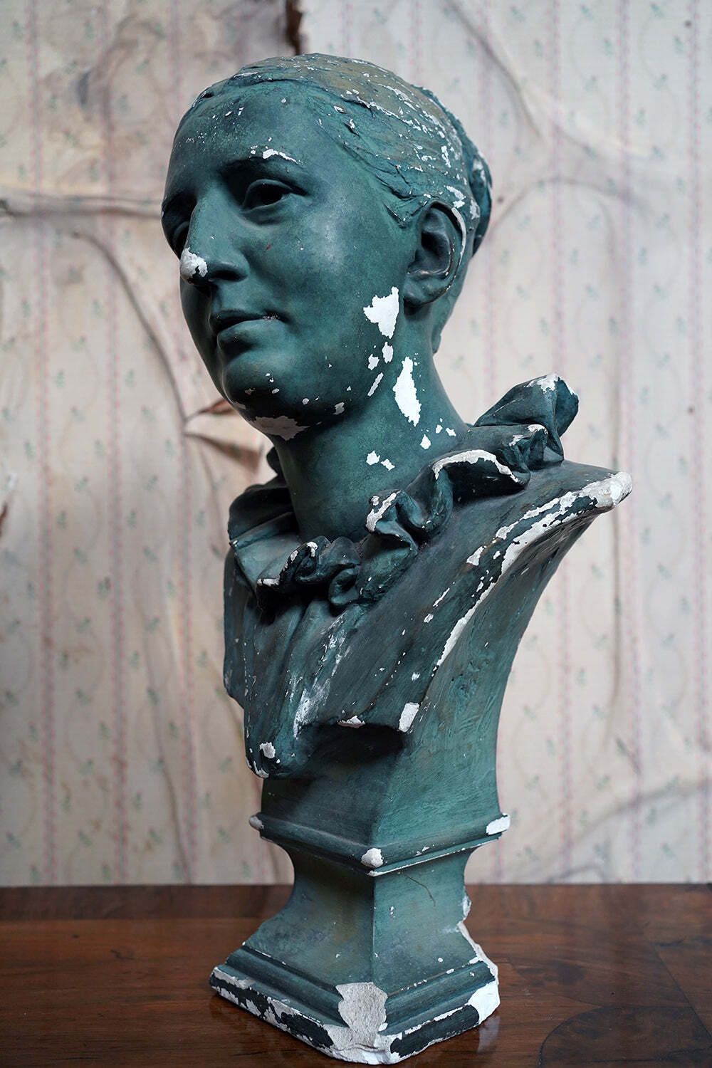 An Early 20thc Green Painted Plaster Bust Of A Lady C.1900 20 photo vinterior
