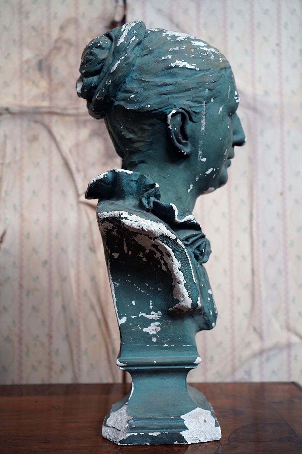 photo vinterior An Early 20thc Green Painted Plaster Bust Of A Lady C.1900 20