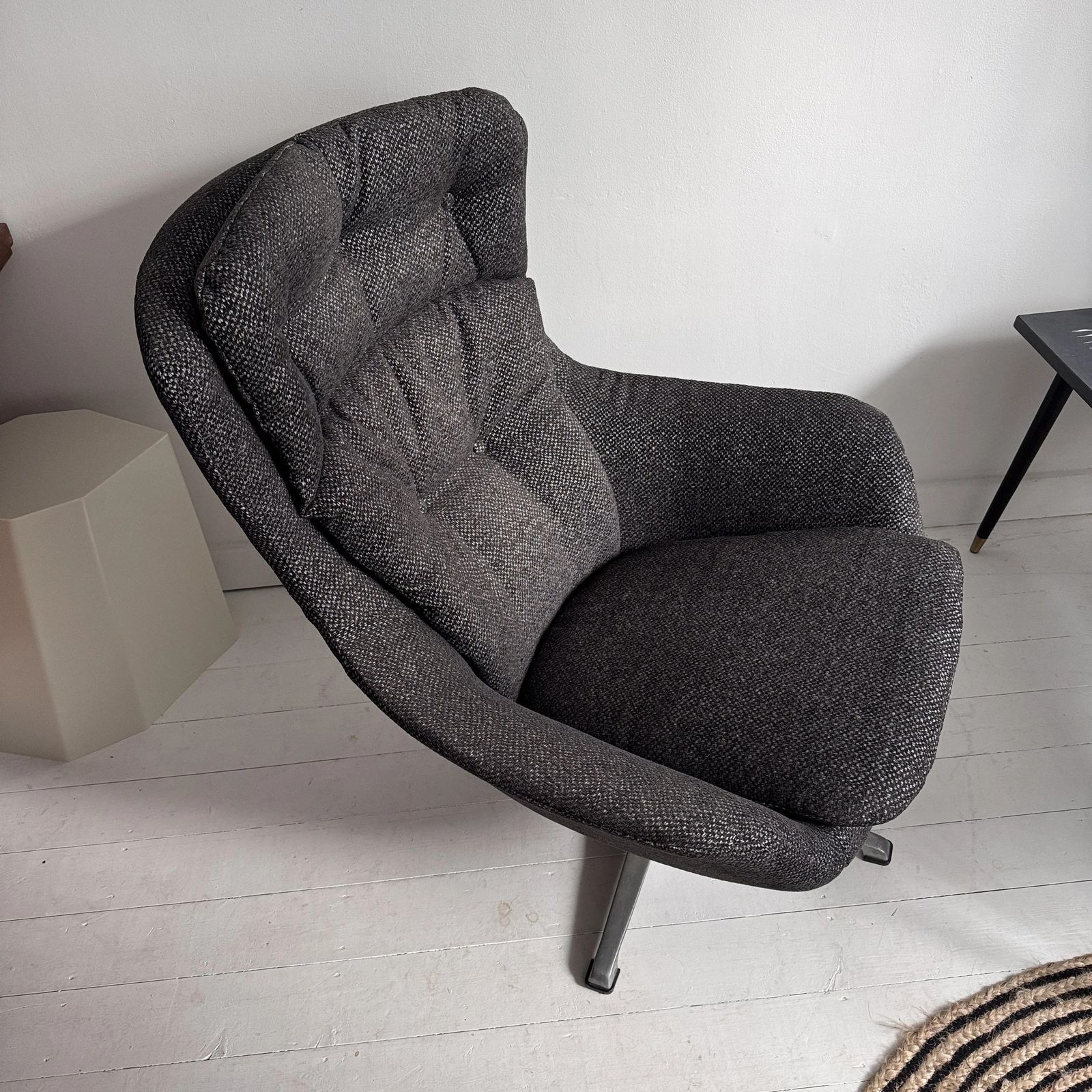 Vono Grey Herringbone Wool Egg Chair, 60s Midcentury Modernist By Frank Wardle photo Furniture