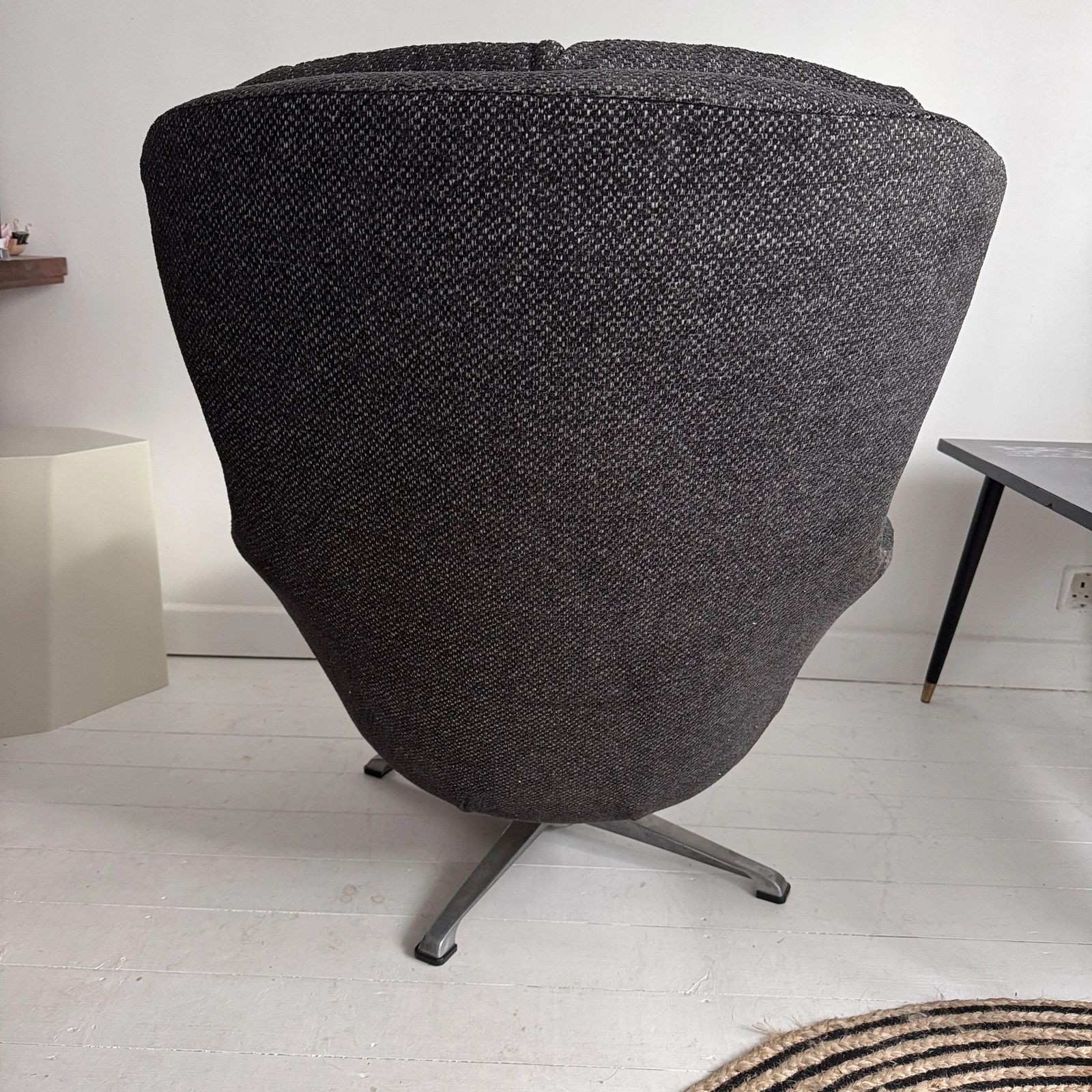 Vono Grey Herringbone Wool Egg Chair, 60s Midcentury Modernist By Frank Wardle photo 755.0