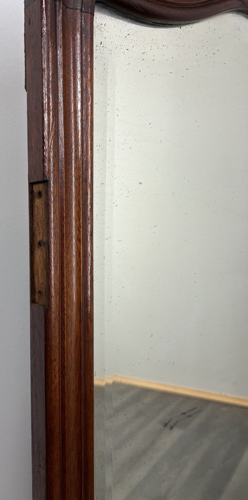 photo furniture Antique French Style Carved Walnut Wall Mirror Home Decor Wall Frame Lot 4573
