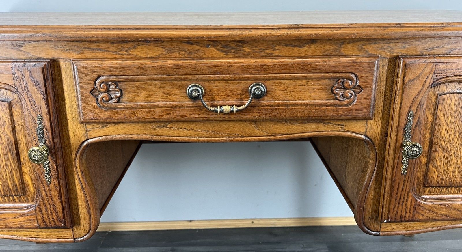 Cabinet Vintage French Louis XIV Oak Sideboard With Carved Cupboard Lot 4575 photo vinterior