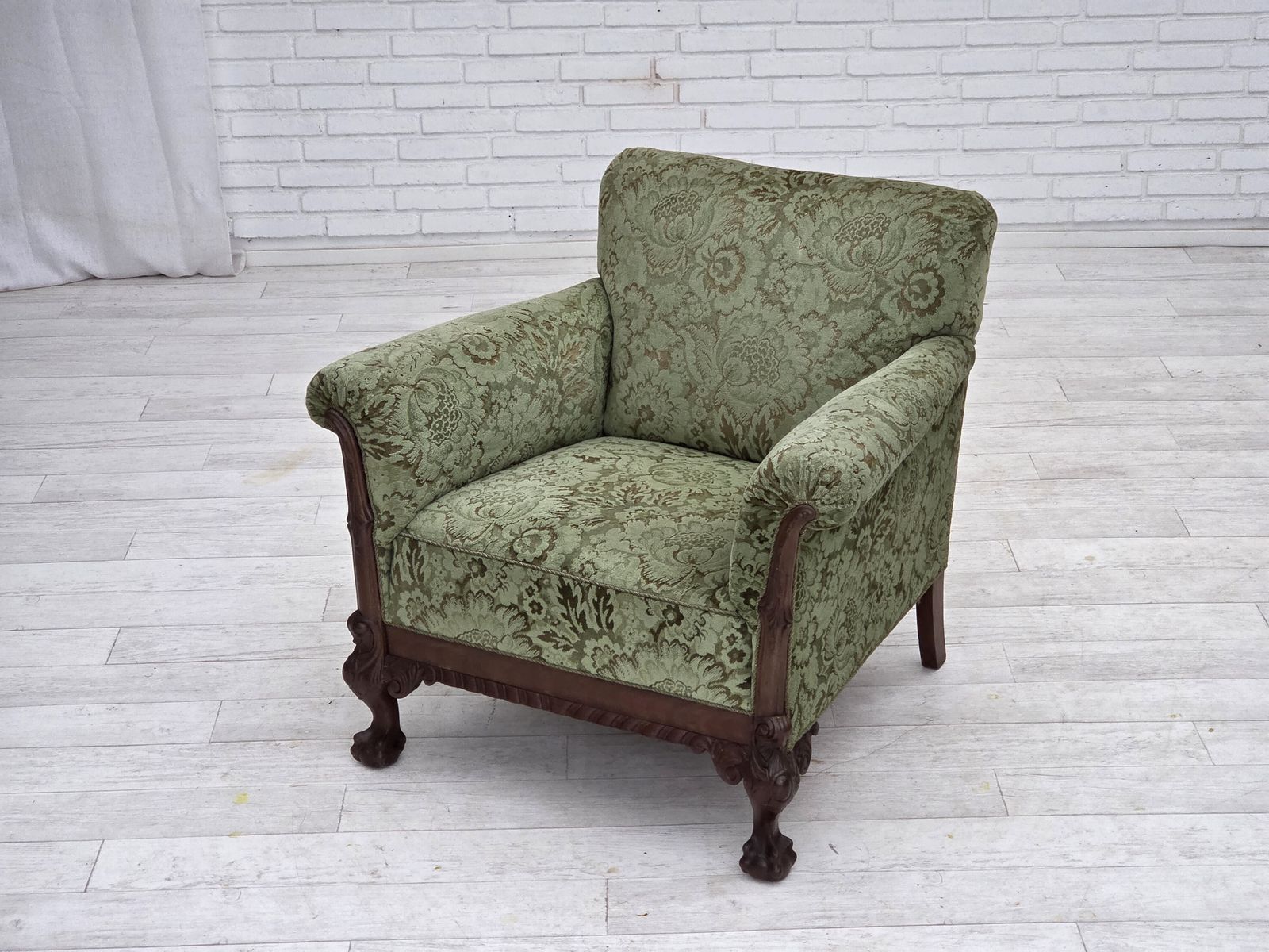 Ca. Jaren 1950, Deense Fauteuil, Groen Meubelvelours, Gesneden Eikenhout. photo buy