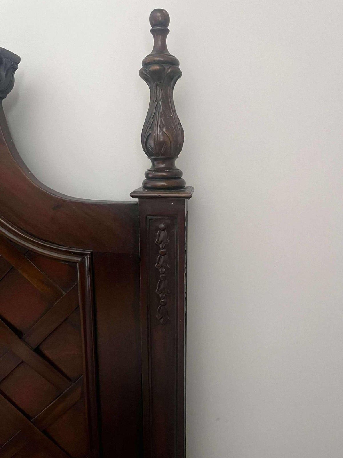 photo furniture Stunning Oak Carved Dark Wood Vintage French Super King Size Bed