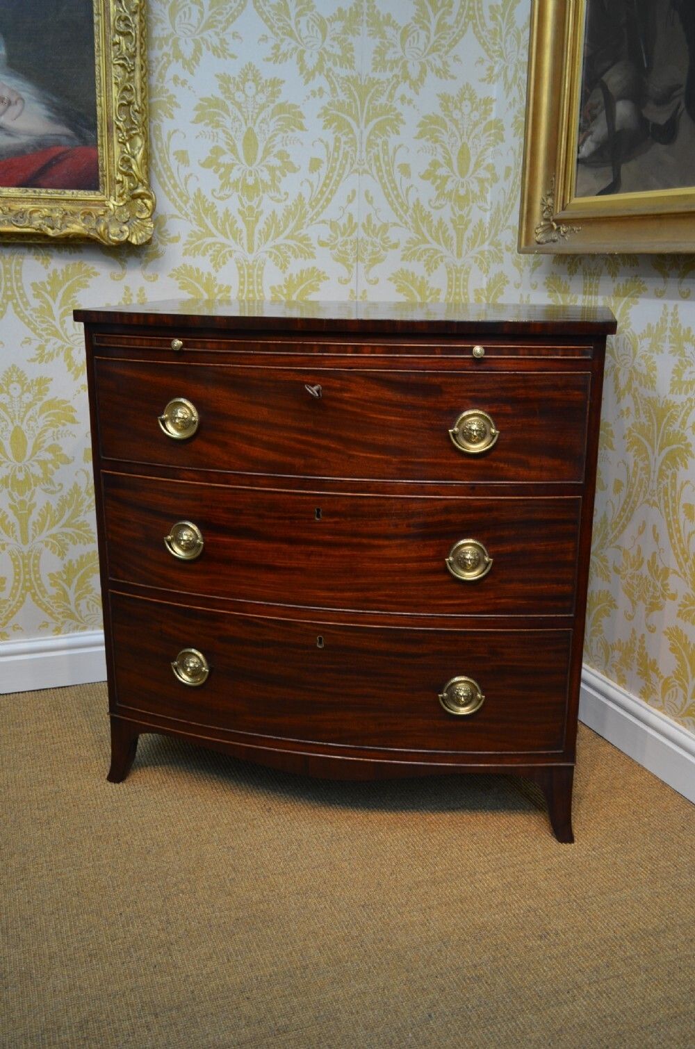 photo vintage A Beautiful Regency Mahogany Bowfronted Chest Of Drawers