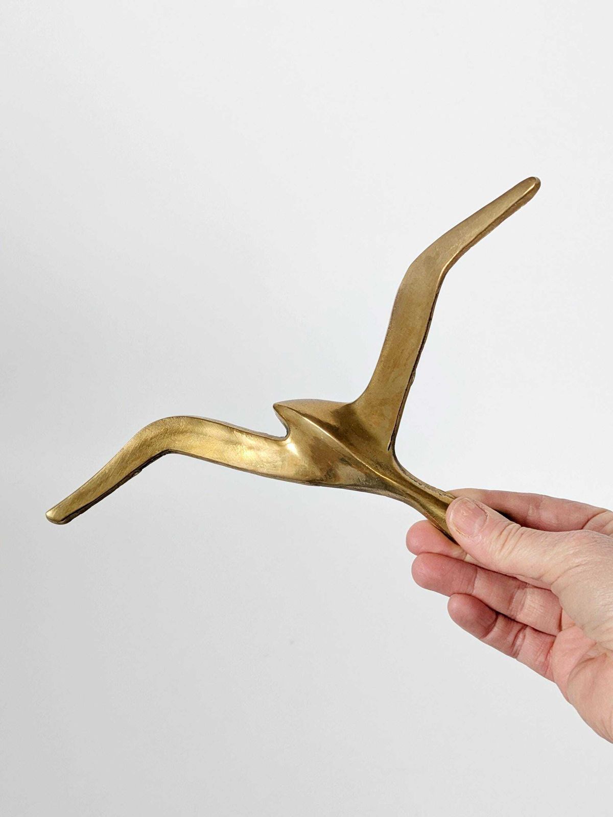 Set Of 2 Midcentury Brass Flying Birds: 1960s Minimalist Sculptural Seagull Wall Art photo for sale