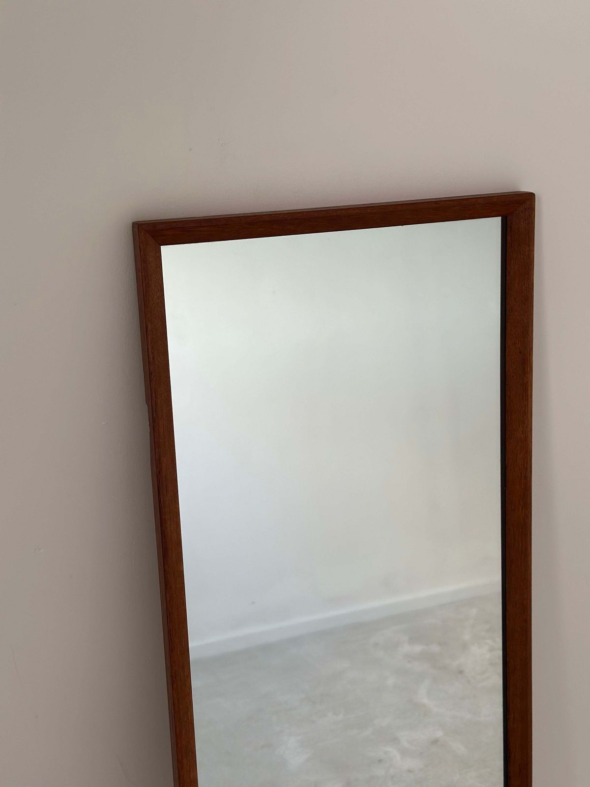 Rowley Design Fb/2 Mid Century Teak Wall Mirror, England C.1960s photo vinterior