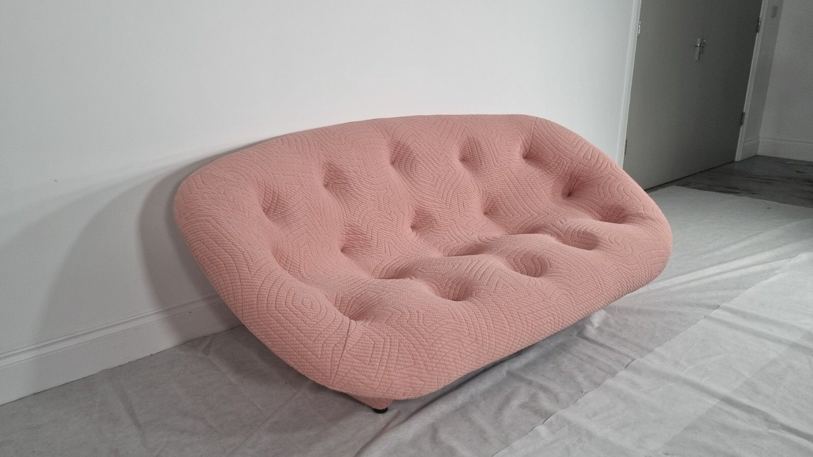 Ligne Roset Ploum Sofa In Appa Poncho Fabric In Mint Condition photo for sale