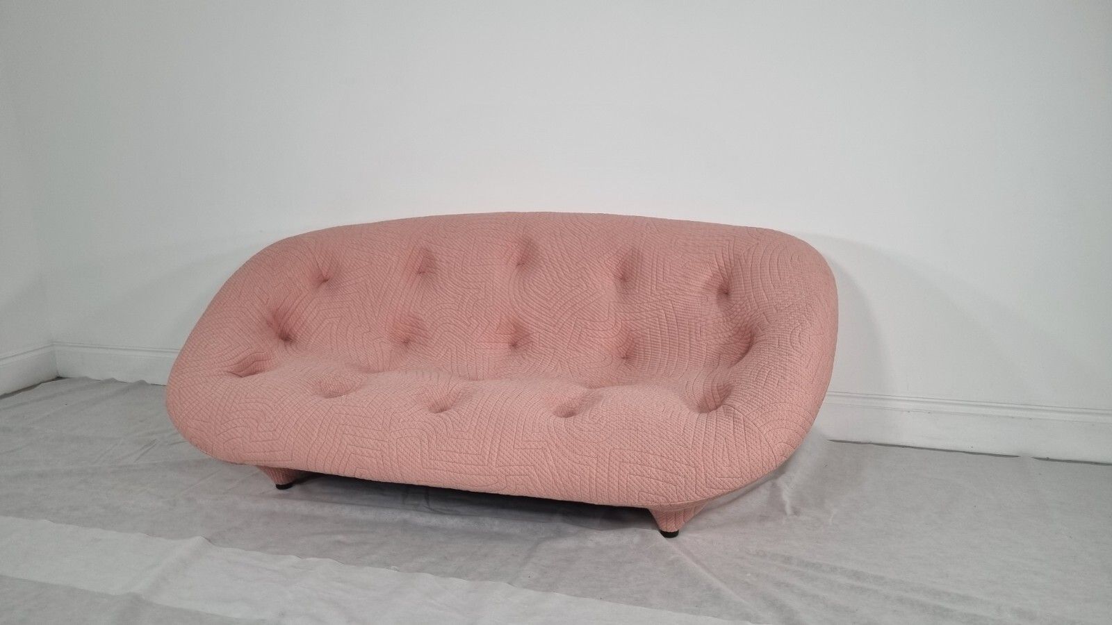 Ligne Roset Ploum Sofa In Appa Poncho Fabric In Mint Condition photo 5400.0