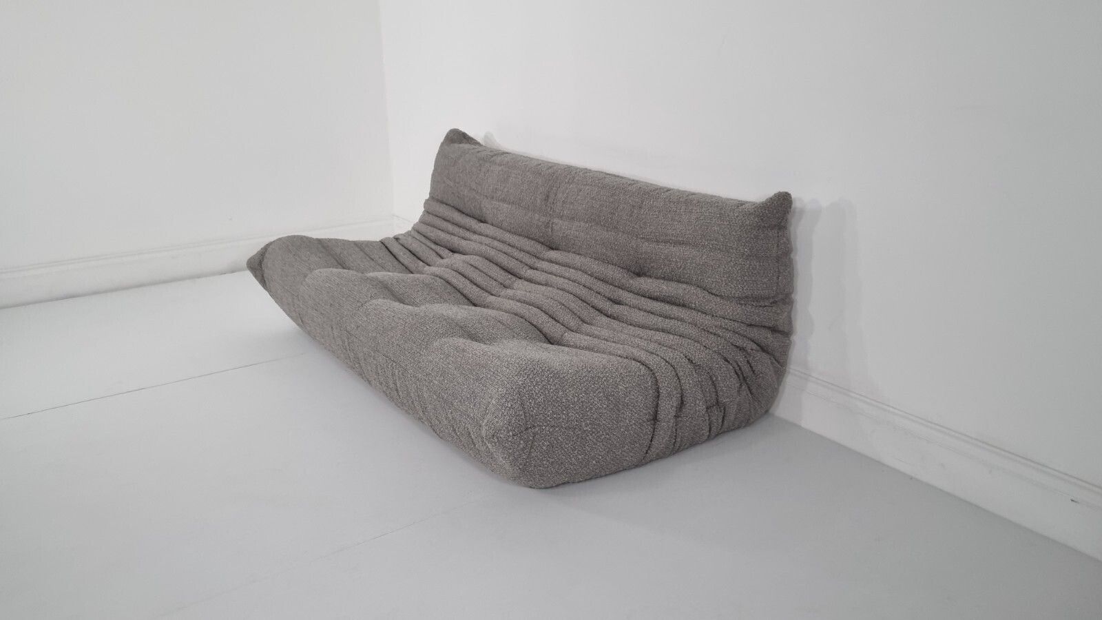 photo vinterior Ligne Roset Togo 3 Seater In Grey Boucle Immaculate Condition