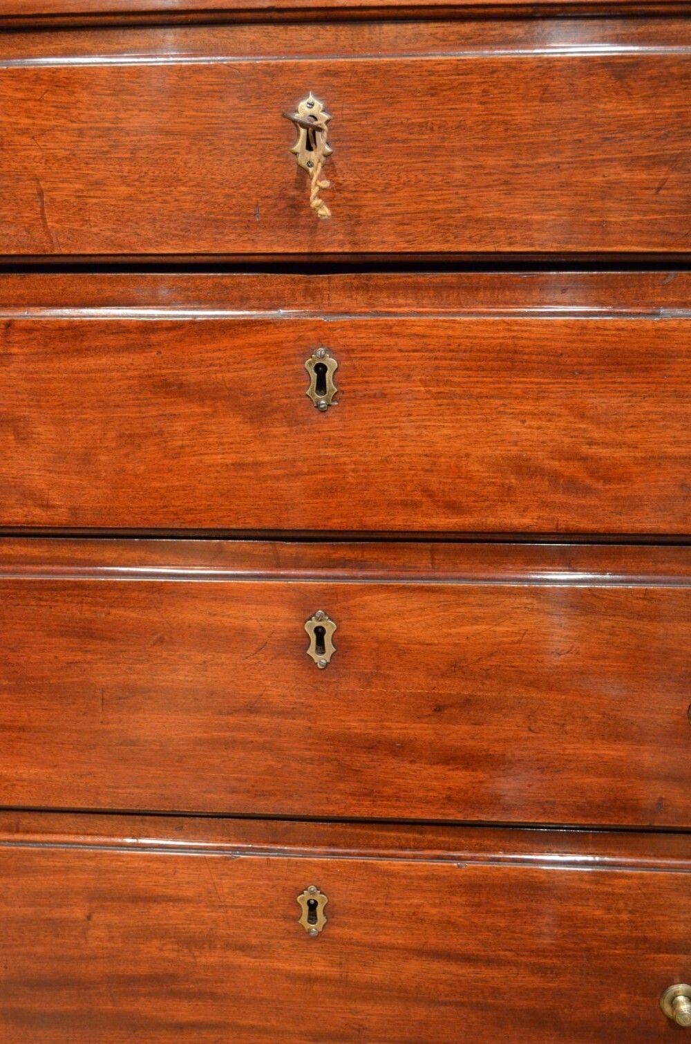 A George III Mahogany Dressing Chest By William Gomm. photo vinterior