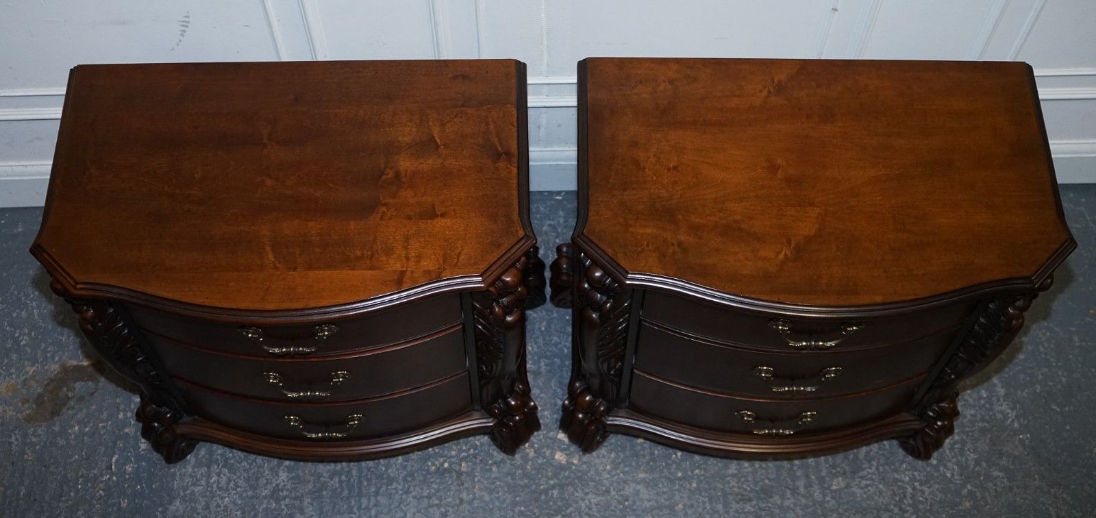 photo vinterior Pair Of Large American Chippendale Style Nightstands Bedside Tables
