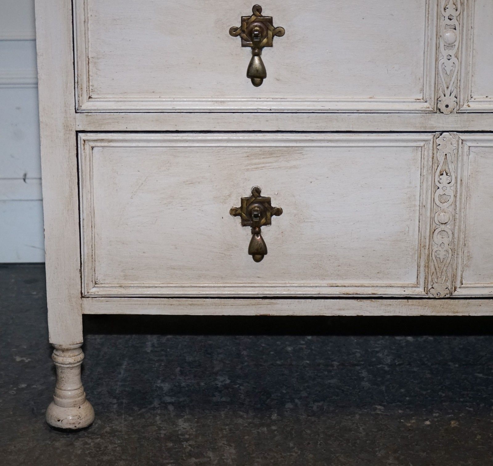 Antique Victorian Hand Painted Ivory White Chest Of Drawers With Brass Handles photo vinterior
