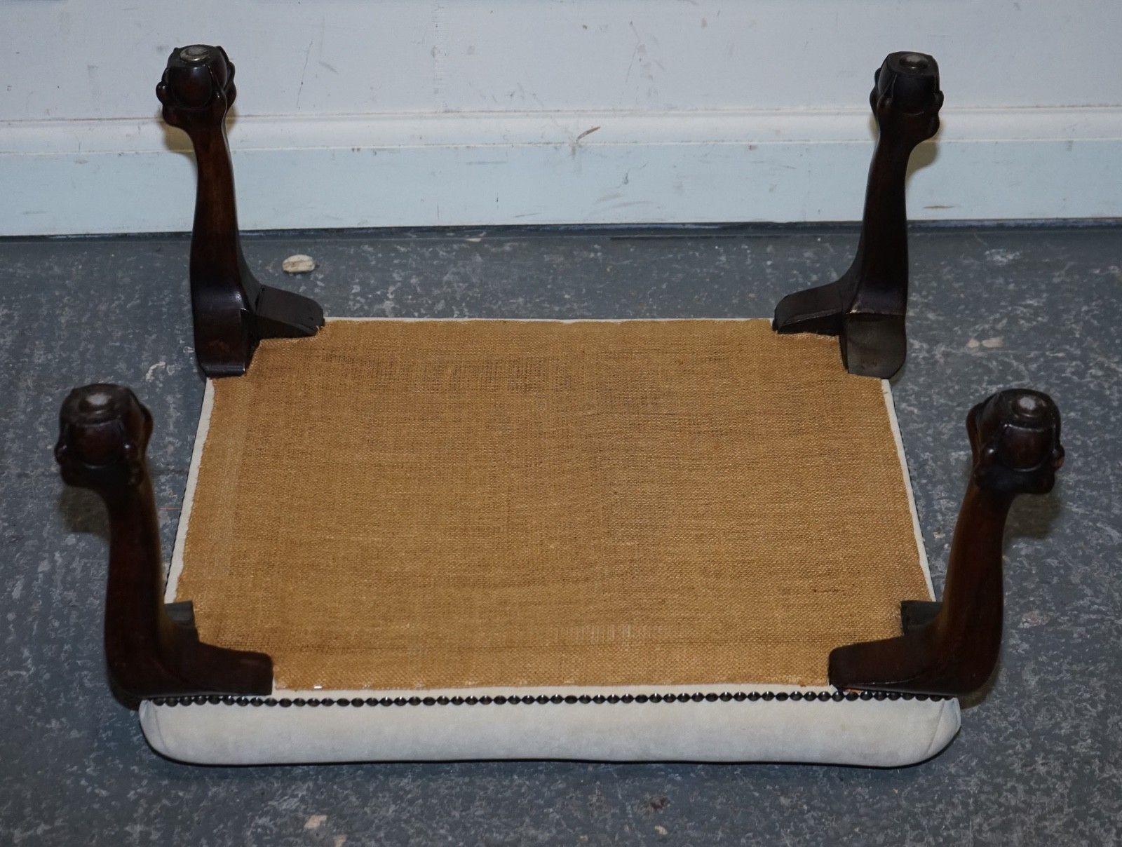 photo vinterior Antique Early Victorian Claw And Ball Feet Footstool With White Suede Top