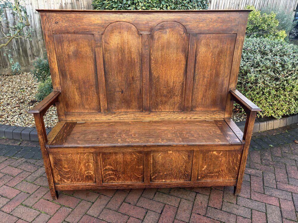 Arts & Crafts Oak Hall Seat Settle