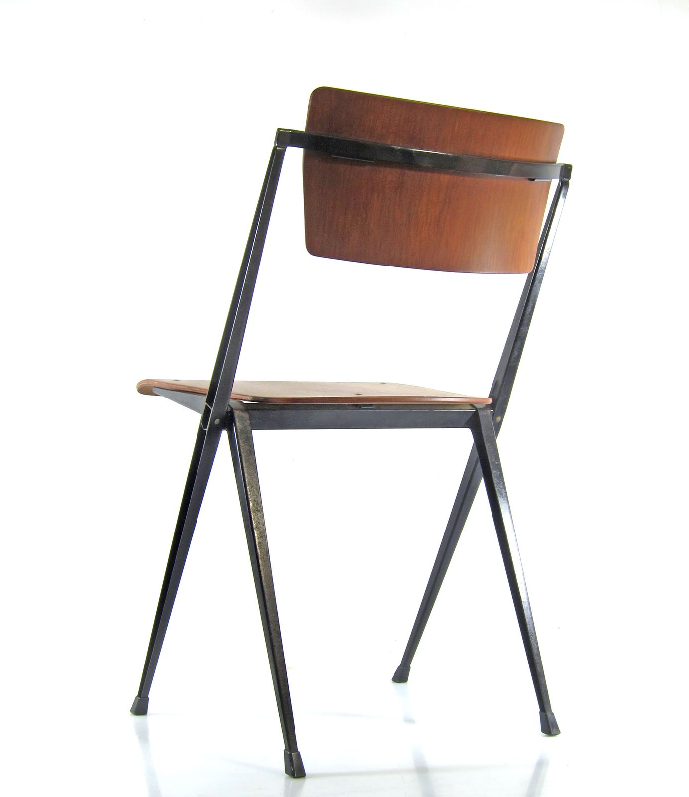 Wim Rietveld "Pyramid" Chair – Ontwerp Uit 1959 Voor Ahrend De Cirkel photo vinterior