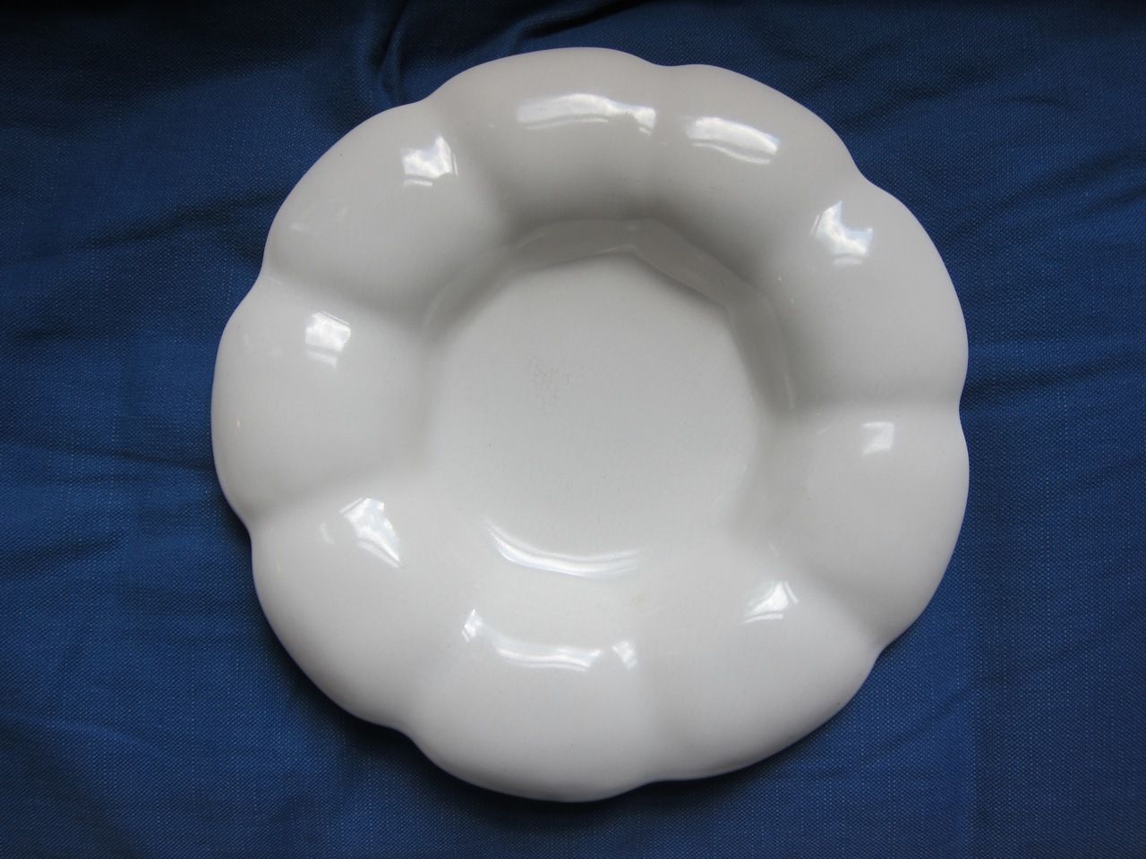 Plooischotel Royal Delft Porceleyne Fles 1950s – White Scalloped Dish – Vintage Dutch Pottery – Collectible Delftware Bowl