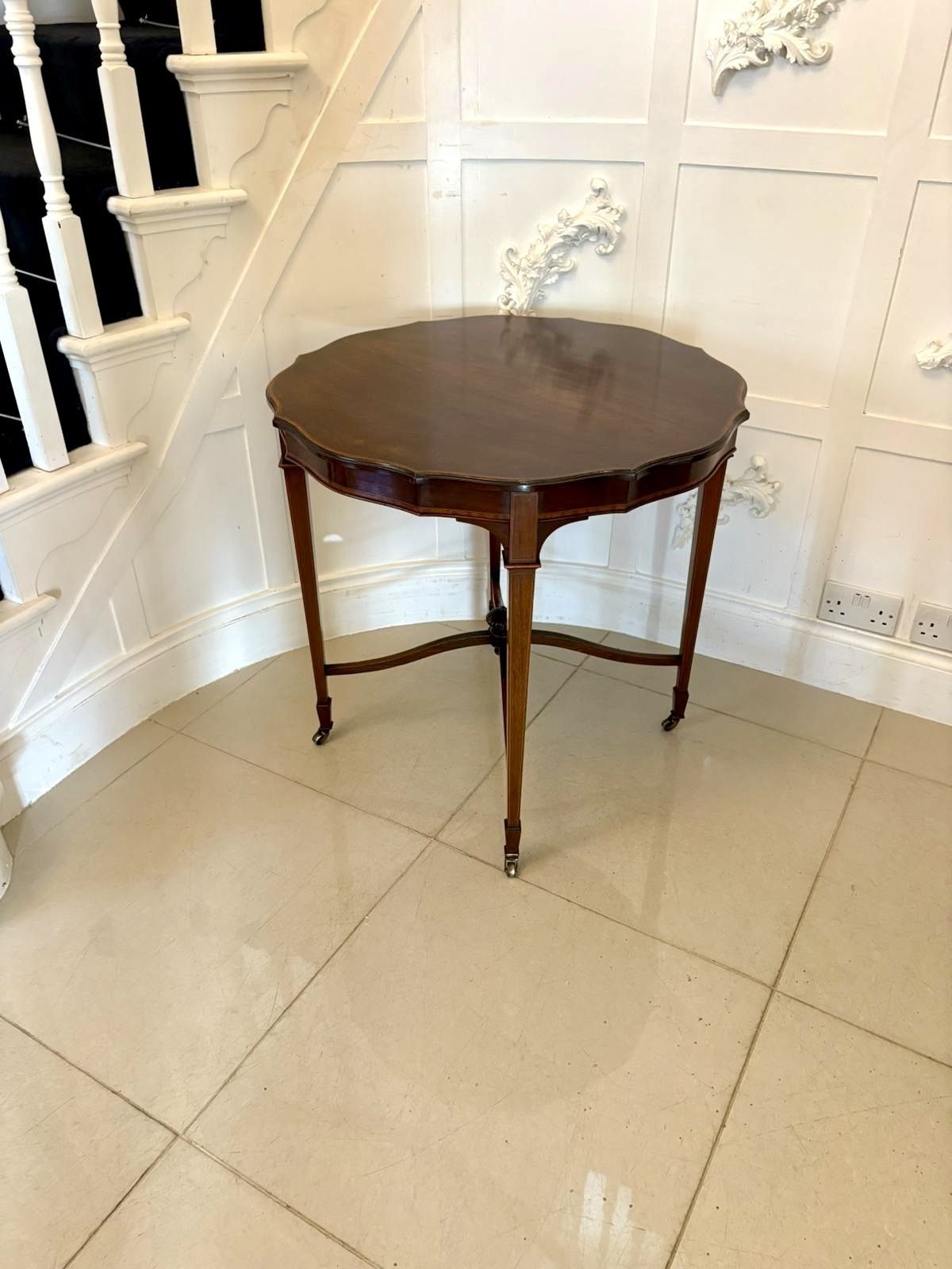 photo vinterior Antique Early 20th Century Satinwood Inlaid Centre Table