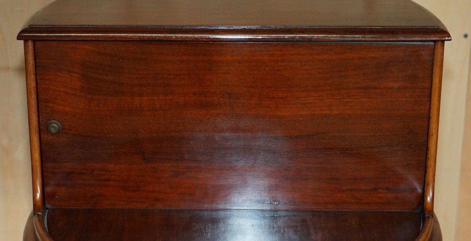 photo vinterior Antique Victorian 1880 Mahogany Cut Glass Crystal Spinning Drinks Cabinet Table