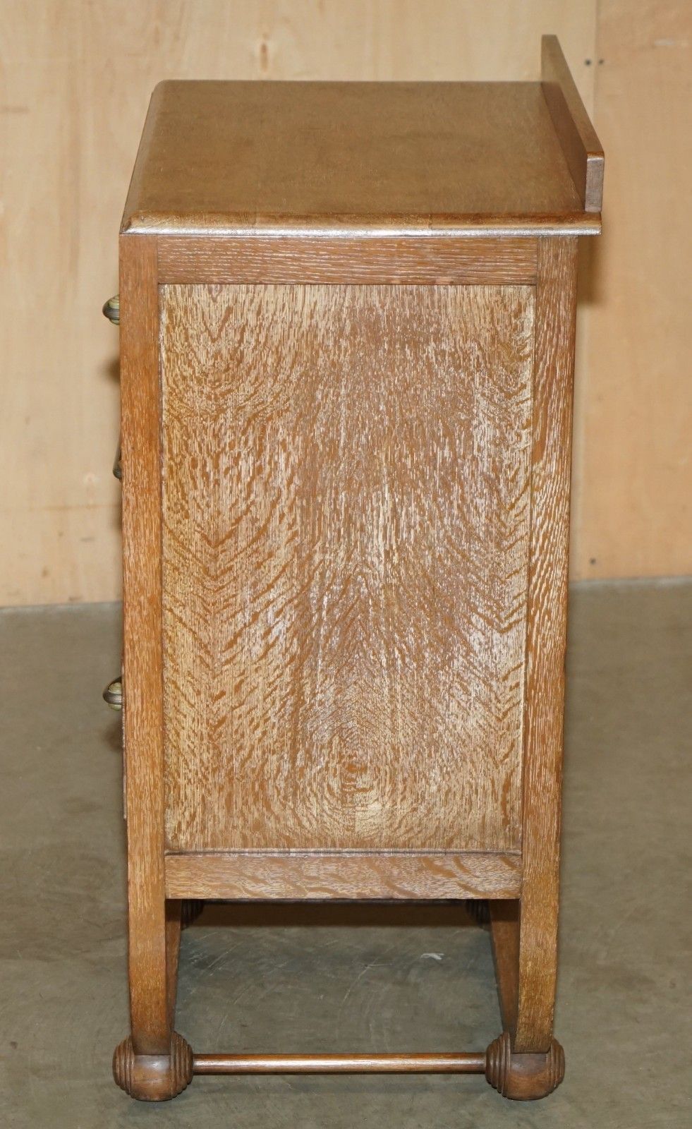 photo vintage Art Deco Heals London Limed Oak Tall Chest Of Drawers Of A Large Suite