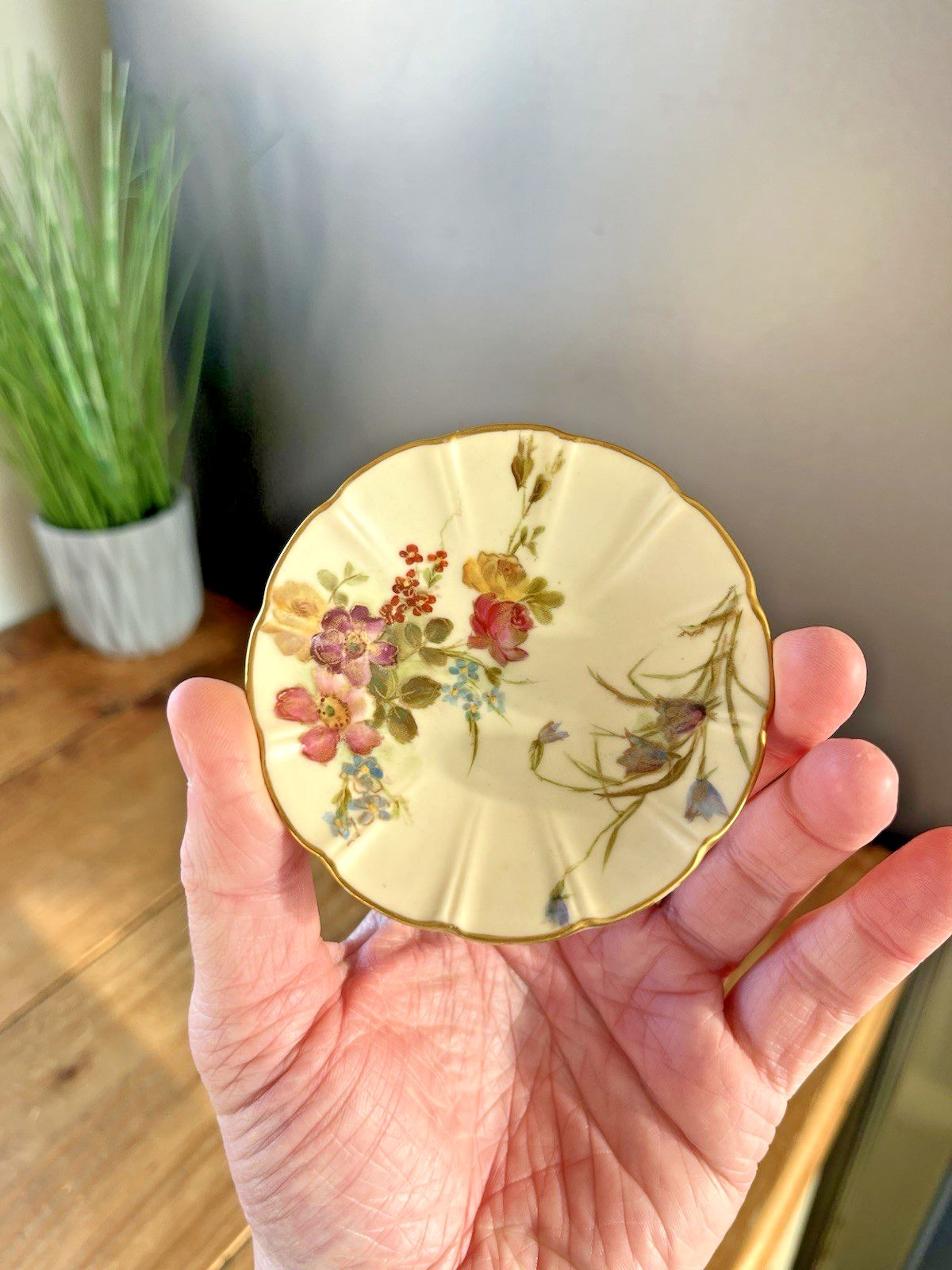 Rare Antique C1901 Royal Worcester Blush Ivory Floral Bouquet Scalloped Pin Dish