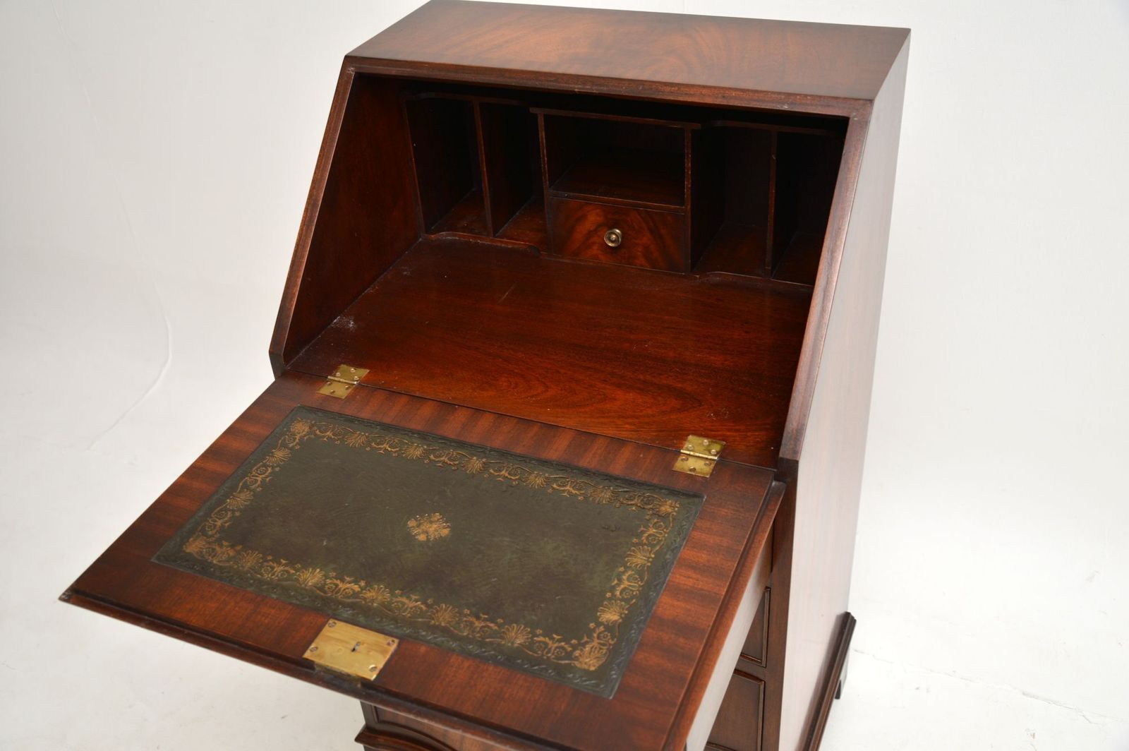 Antique Georgian Style Mahogany Writing Bureau photo vinterior