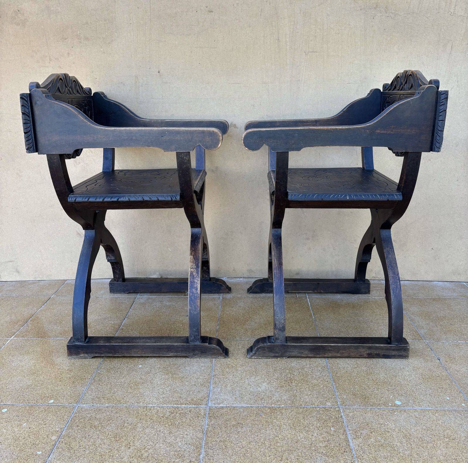 photo furniture Pair Of Spanish Renaissance Revival Carved Savonarola Chairs, Early 20th Century